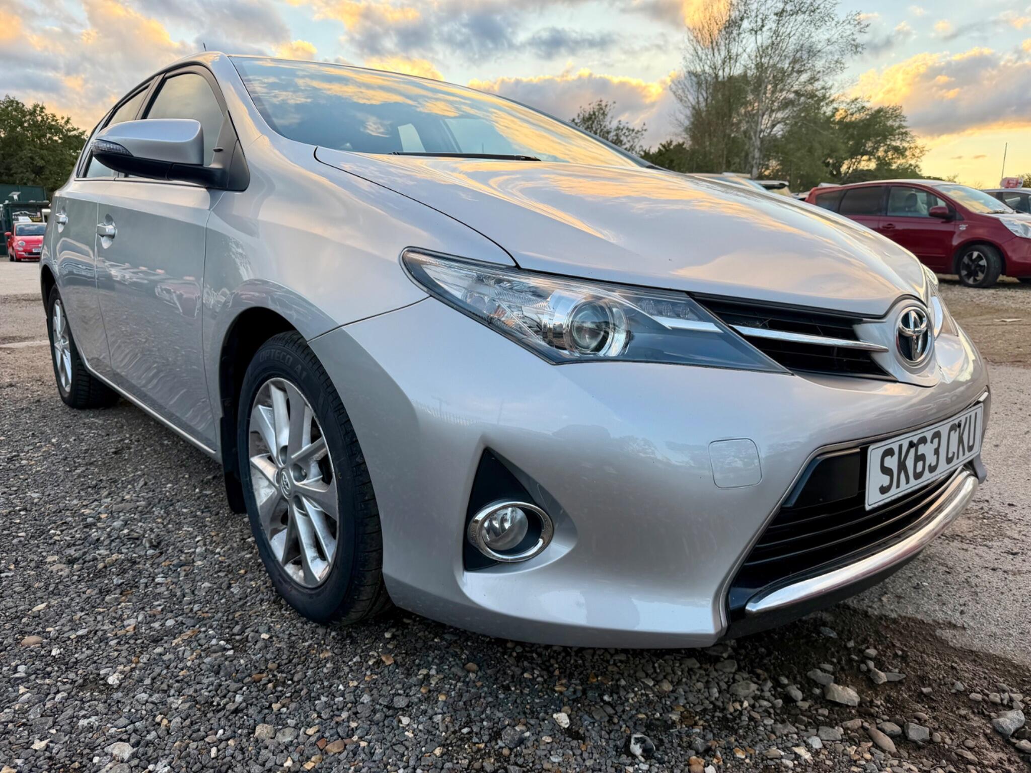 2013 Toyota Auris in Silver for sale