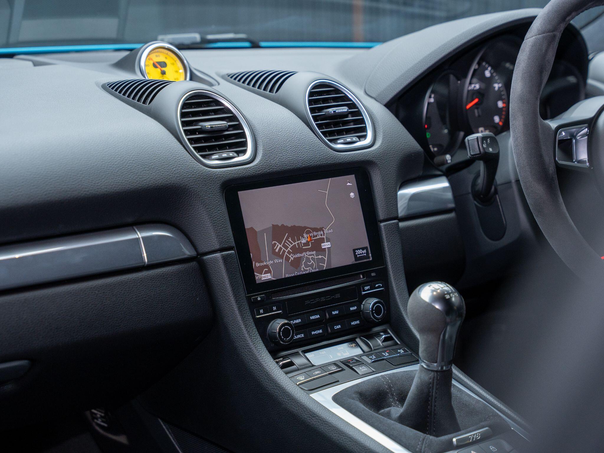 Porsche Cayman view 35