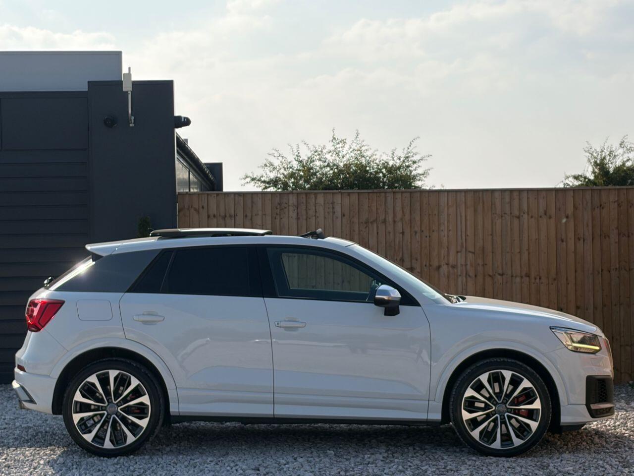 Audi SQ2 view 11