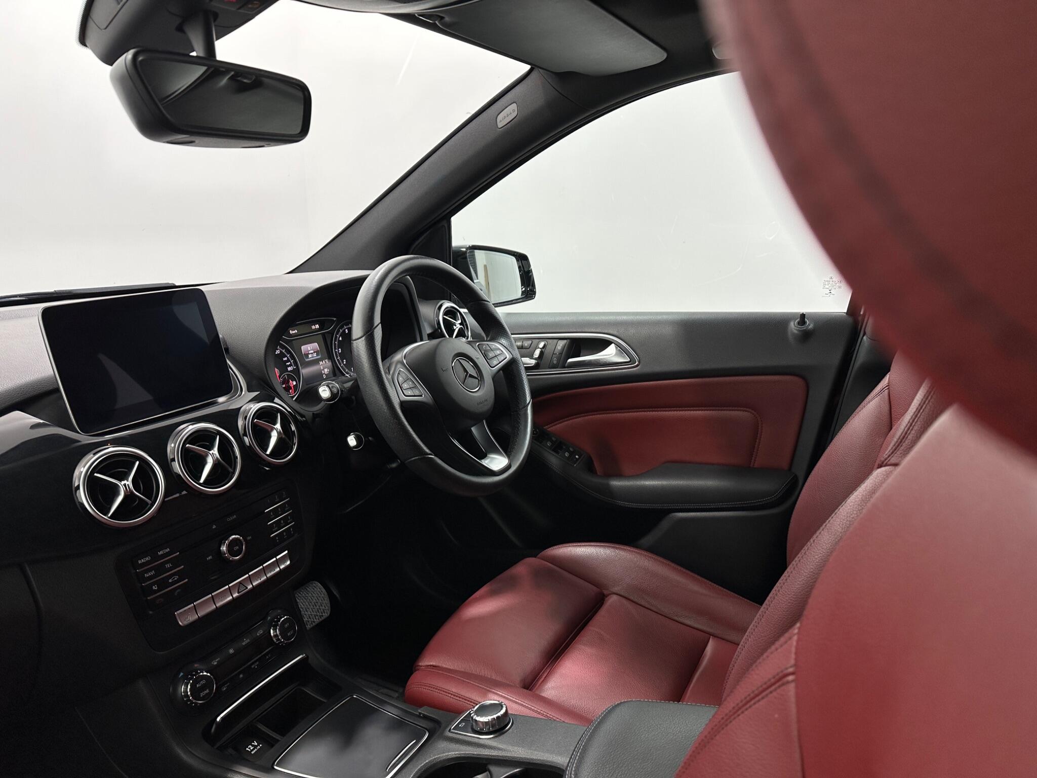 Mercedes-Benz B Class view 32