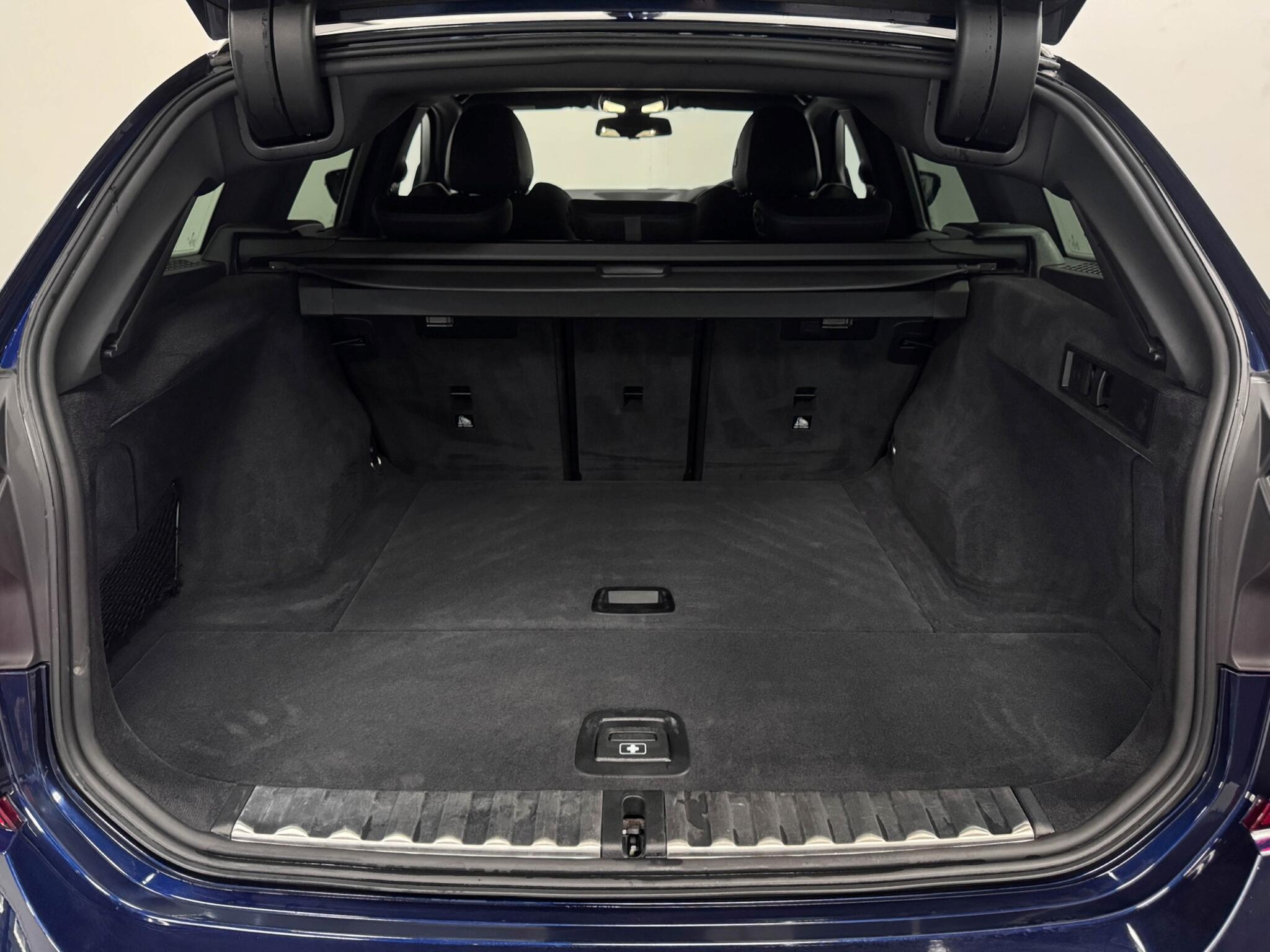 BMW 3 Series view 7