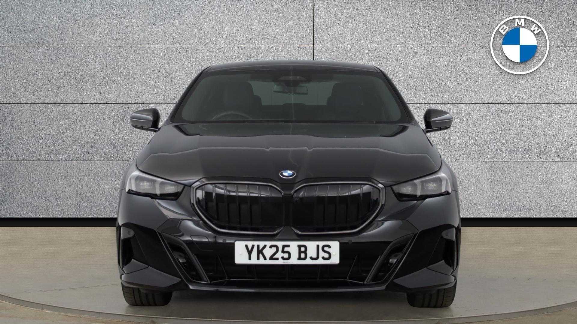 BMW 5 Series view 16