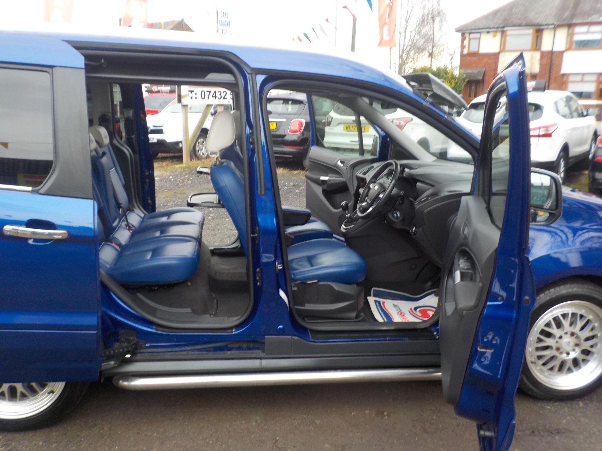 Ford Tourneo Connect 1.6 TDCi Titanium Euro 5 5dr