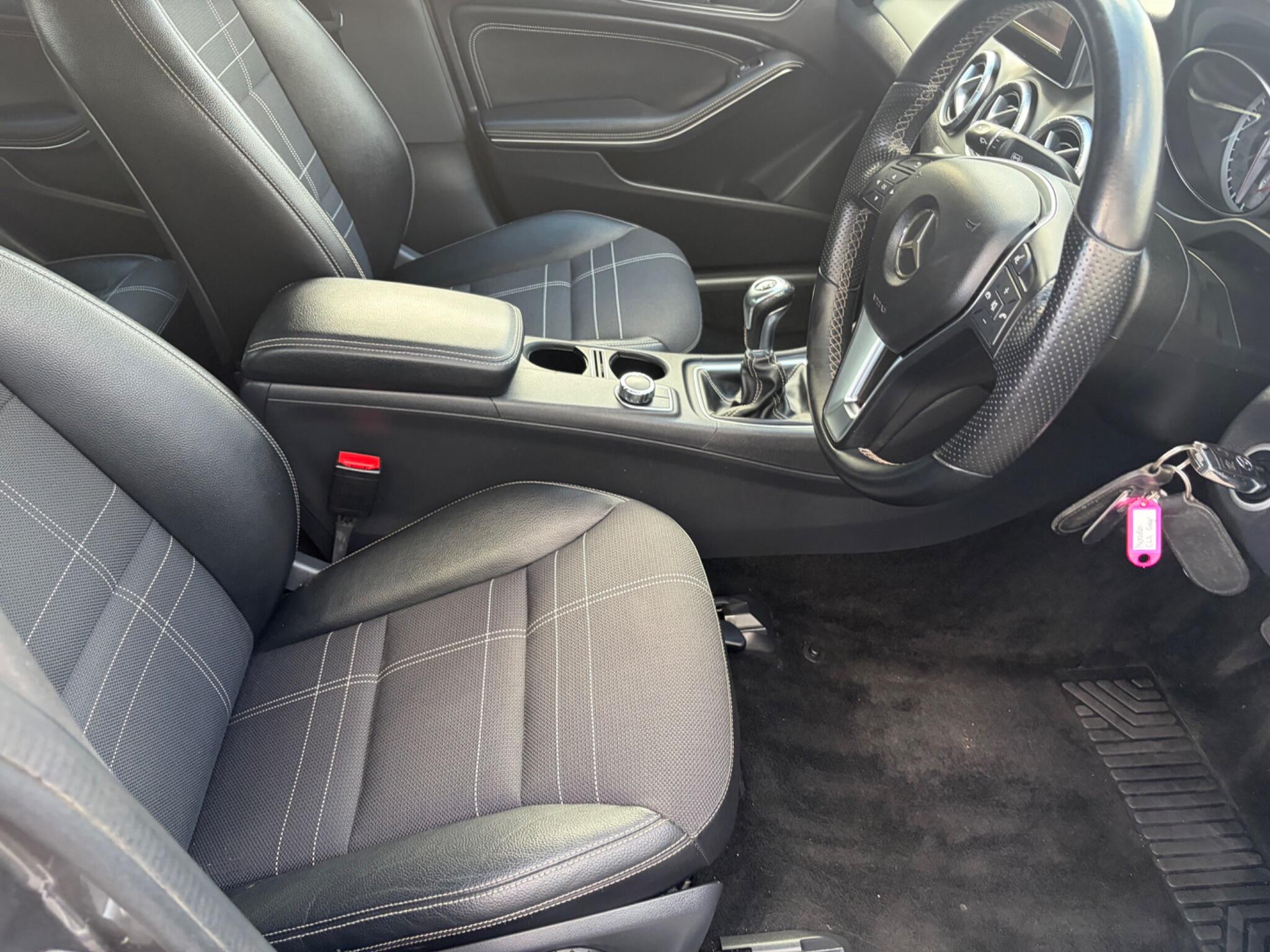 Mercedes-Benz Cla view 33