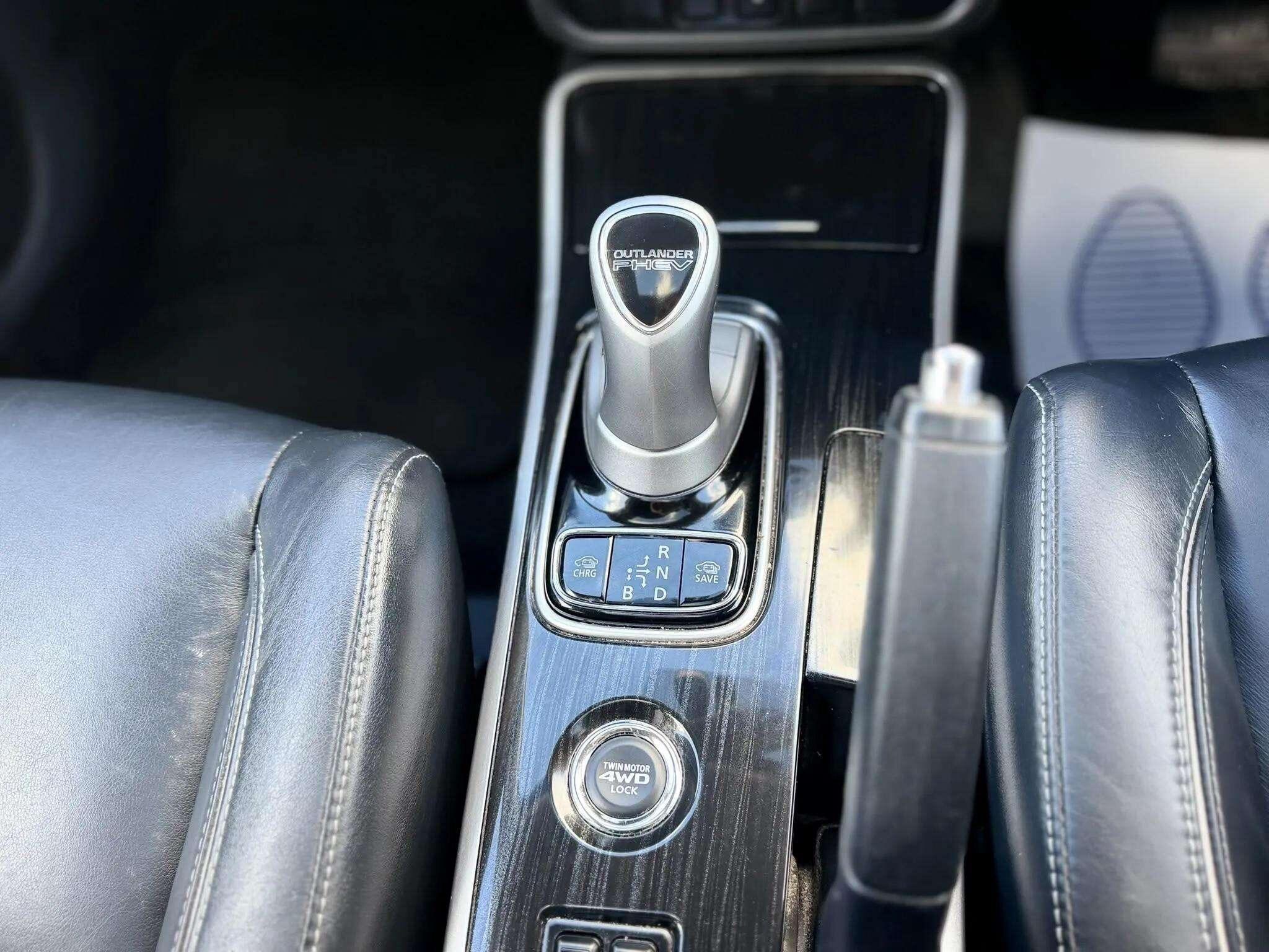 Mitsubishi Outlander view 31