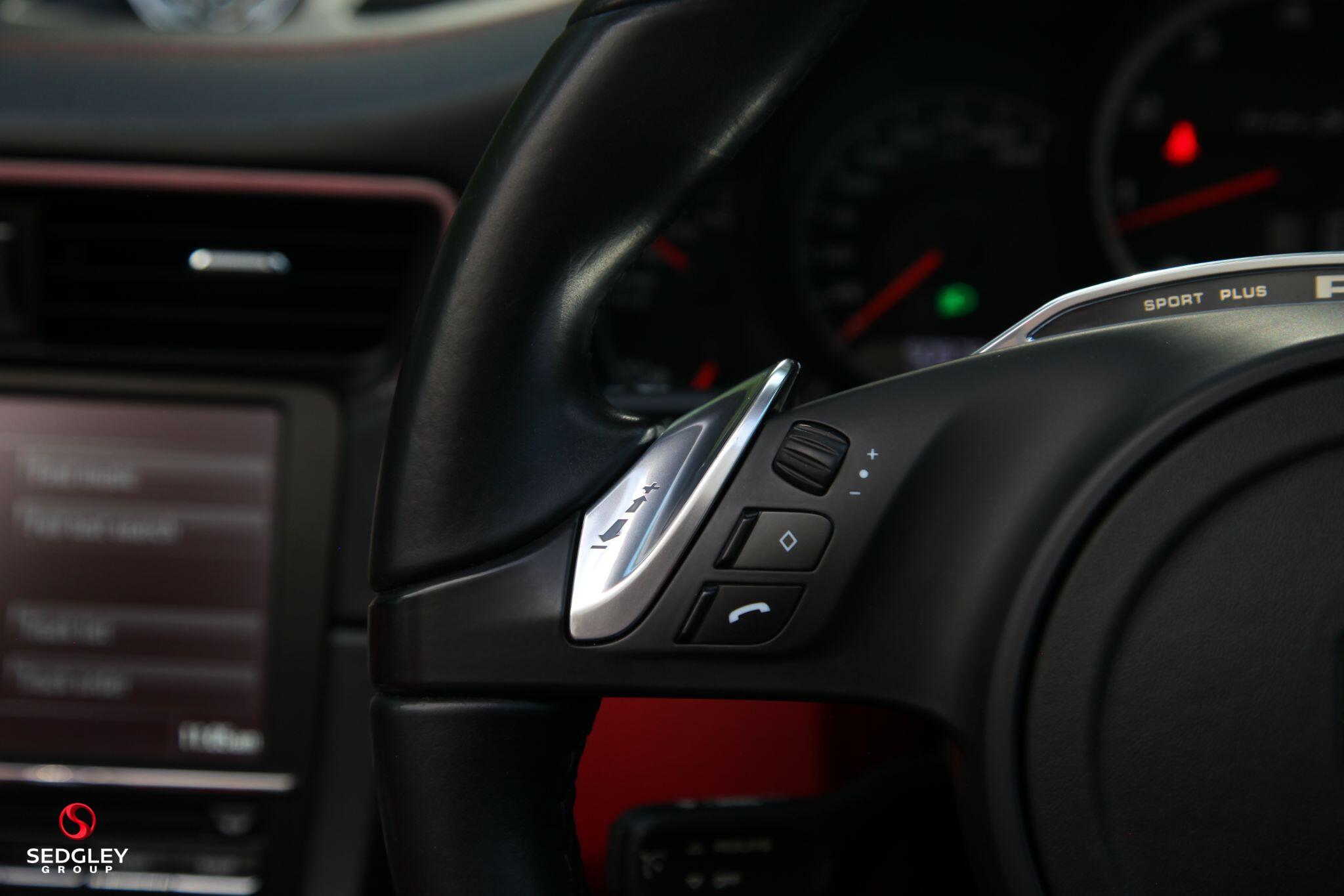 Porsche 911 view 23