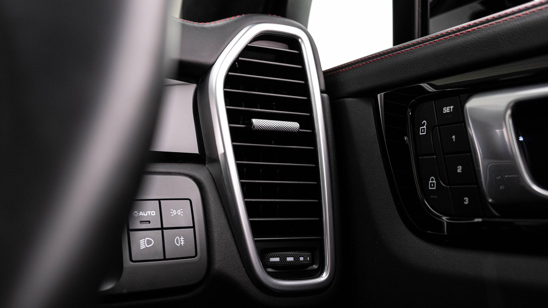 Porsche Cayenne view 38