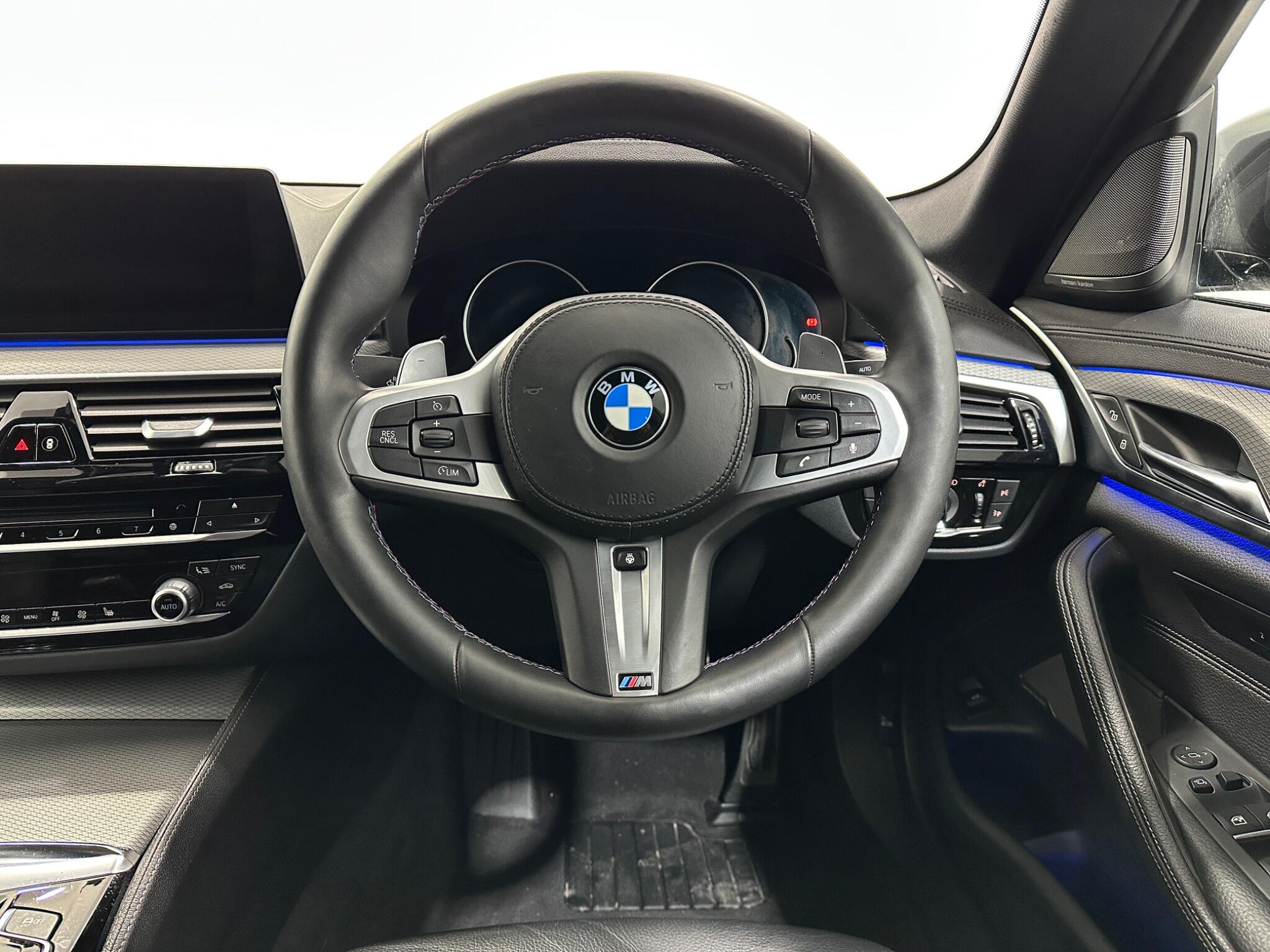 BMW 5 Series view 13