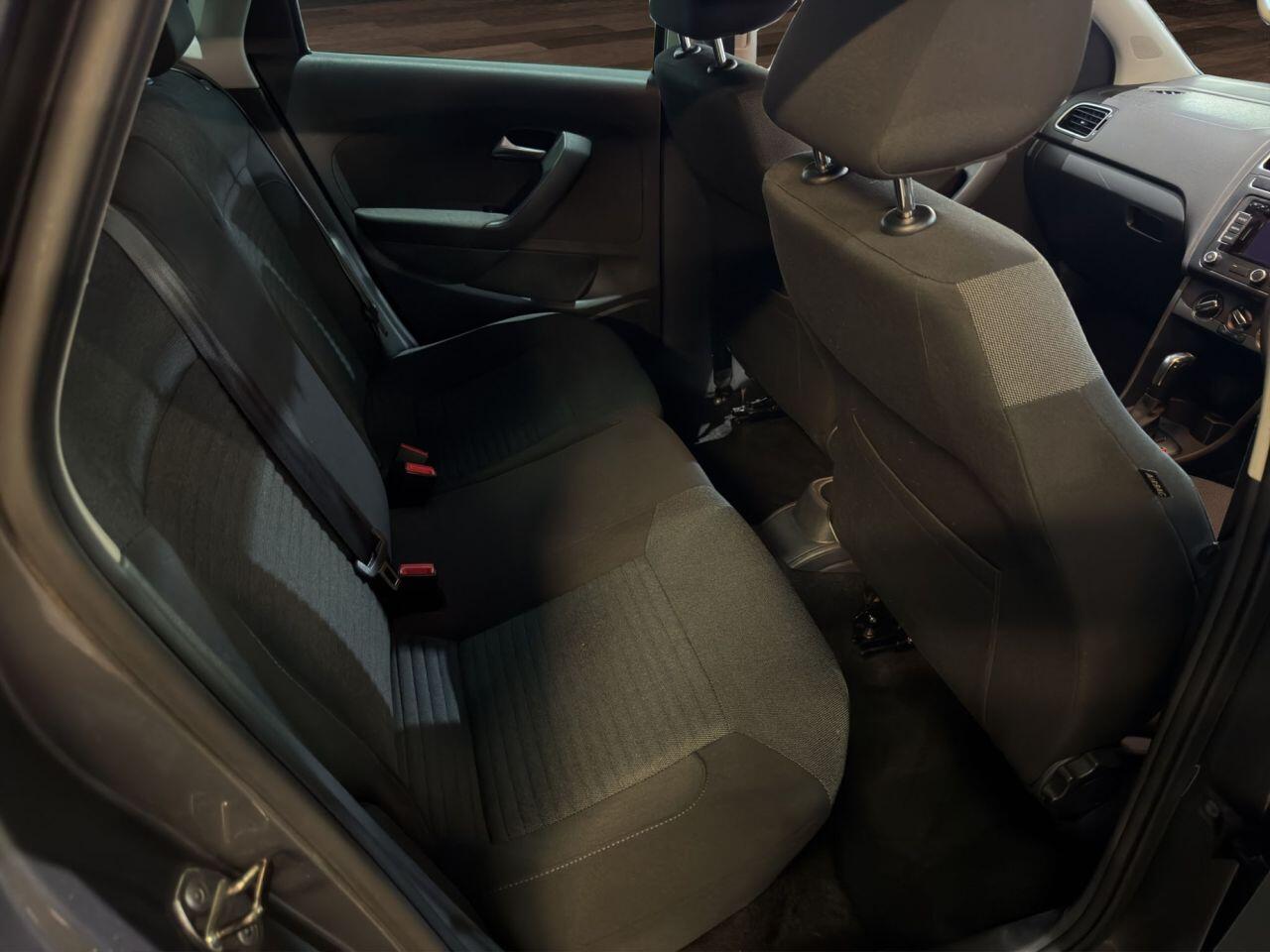 Volkswagen Polo view 11