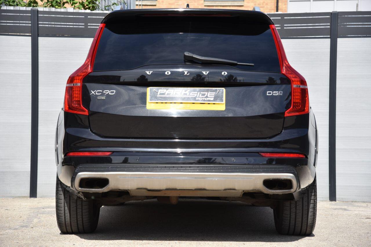 Volvo XC90 view 10