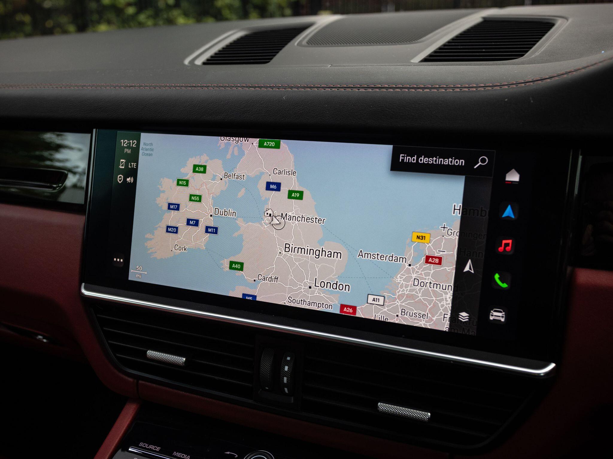 Porsche Cayenne view 26