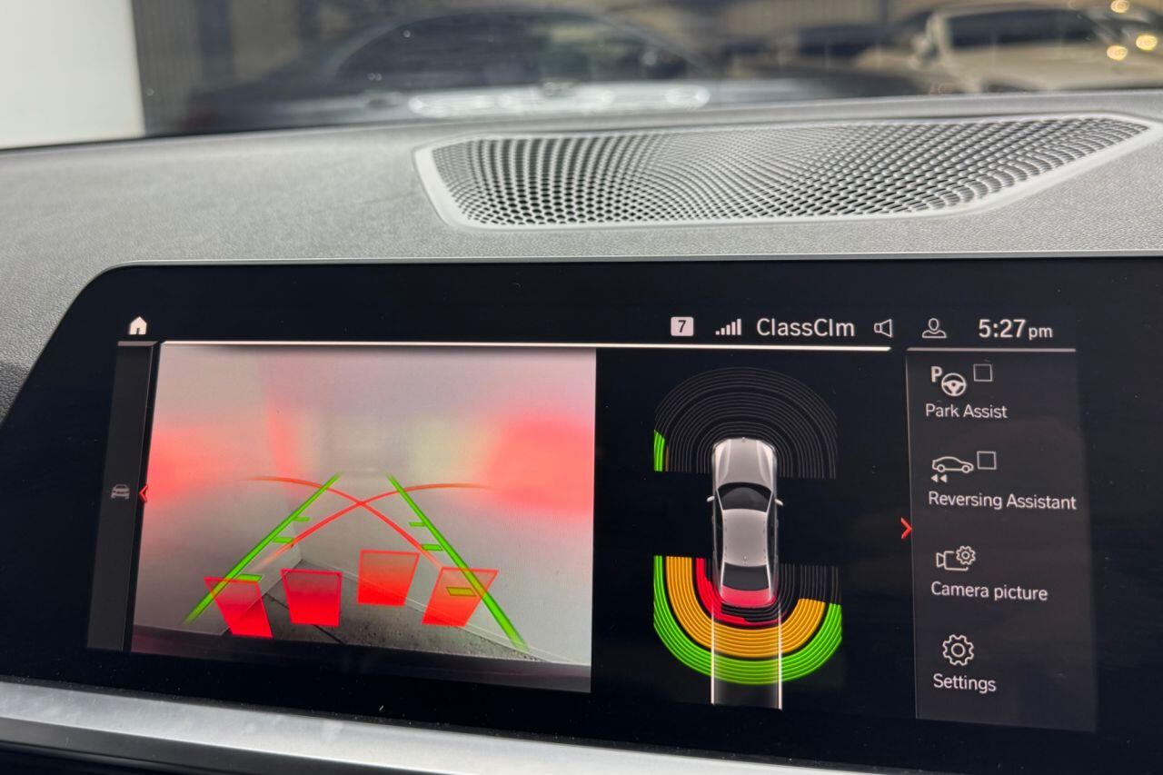 BMW 3 Series view 23