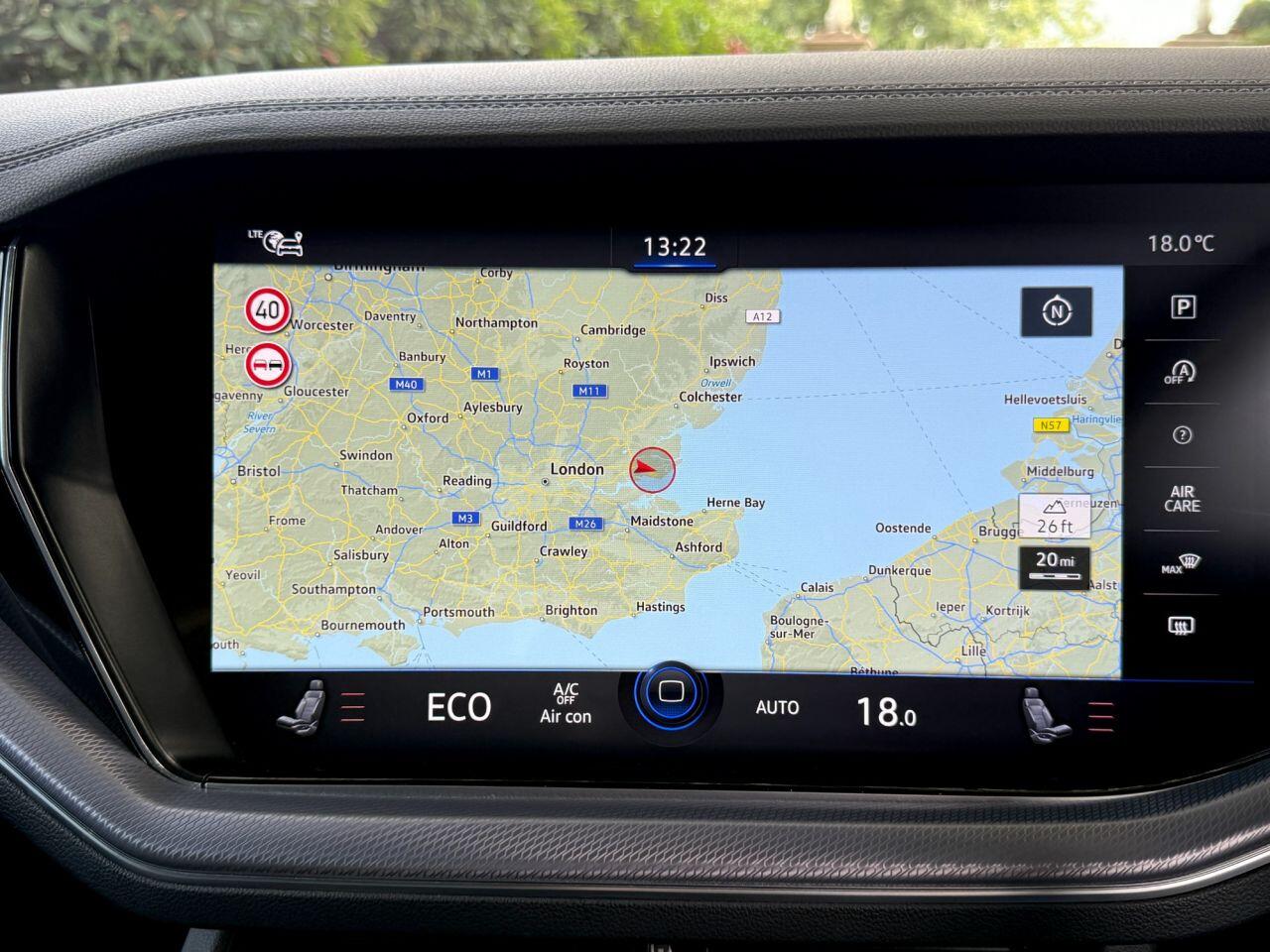 Volkswagen Touareg view 30