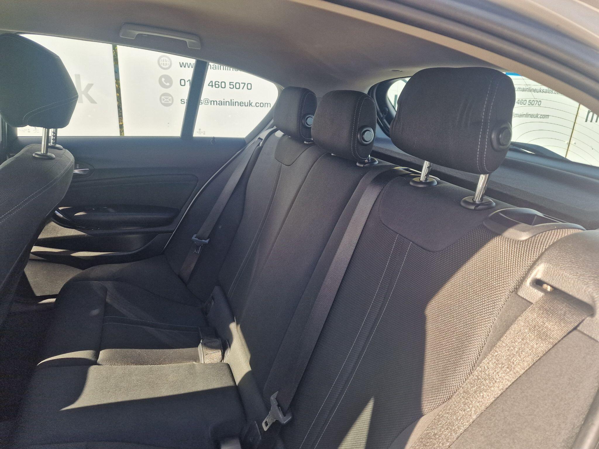 BMW 1 Series view 26
