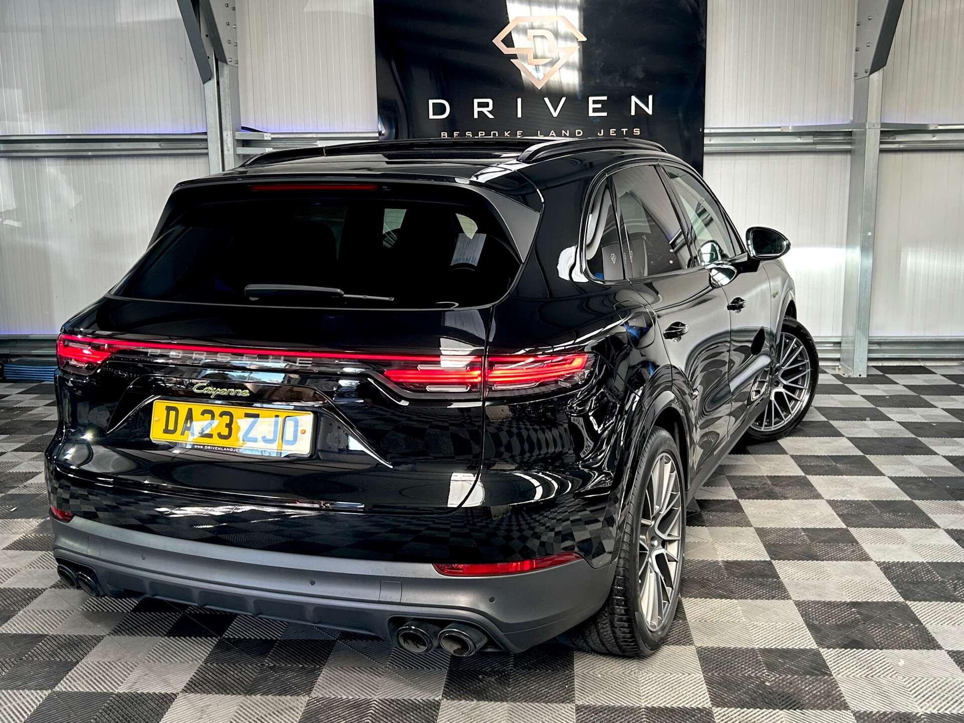 Porsche Cayenne view 10