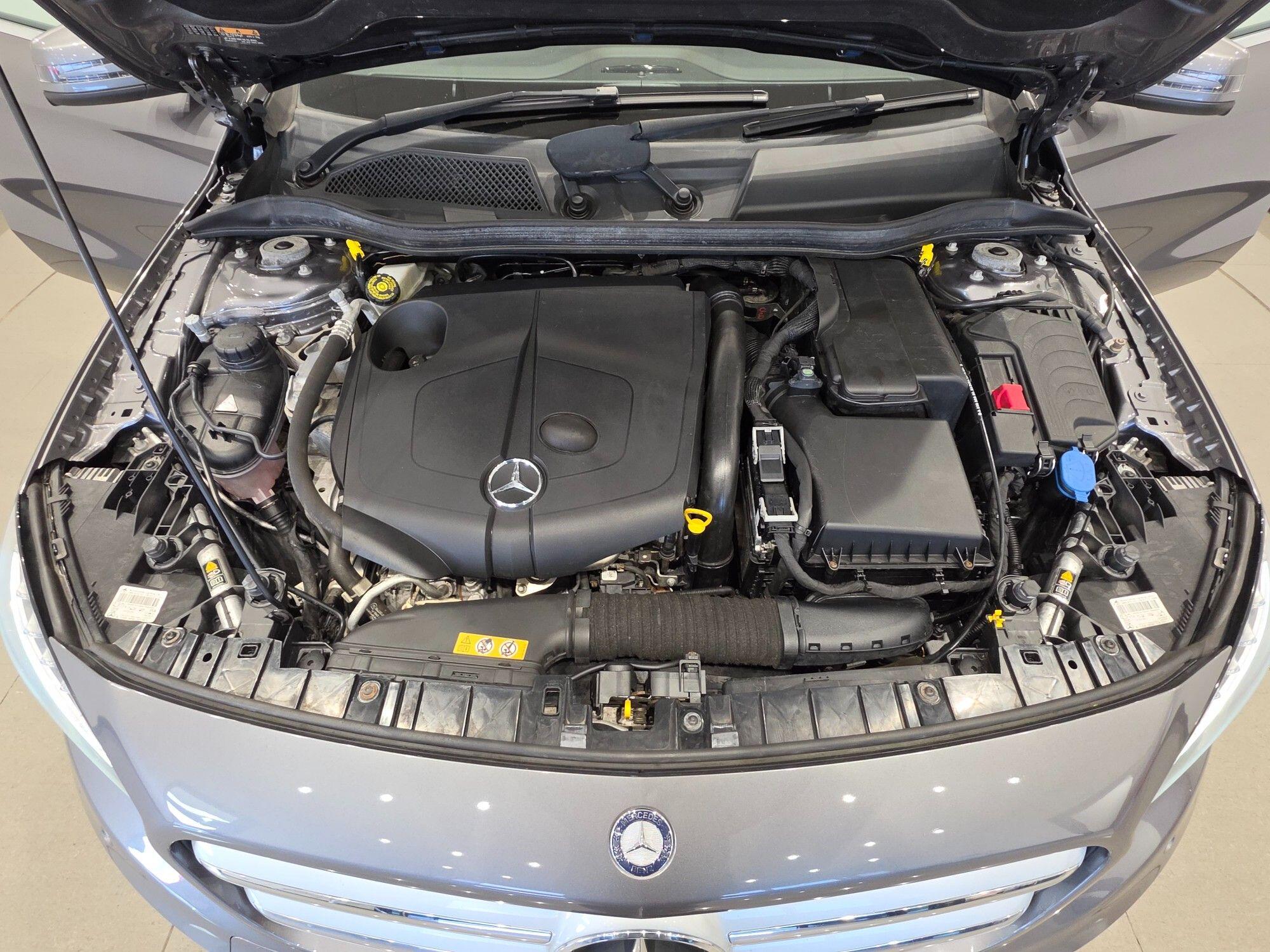 Mercedes-Benz GLA view 43