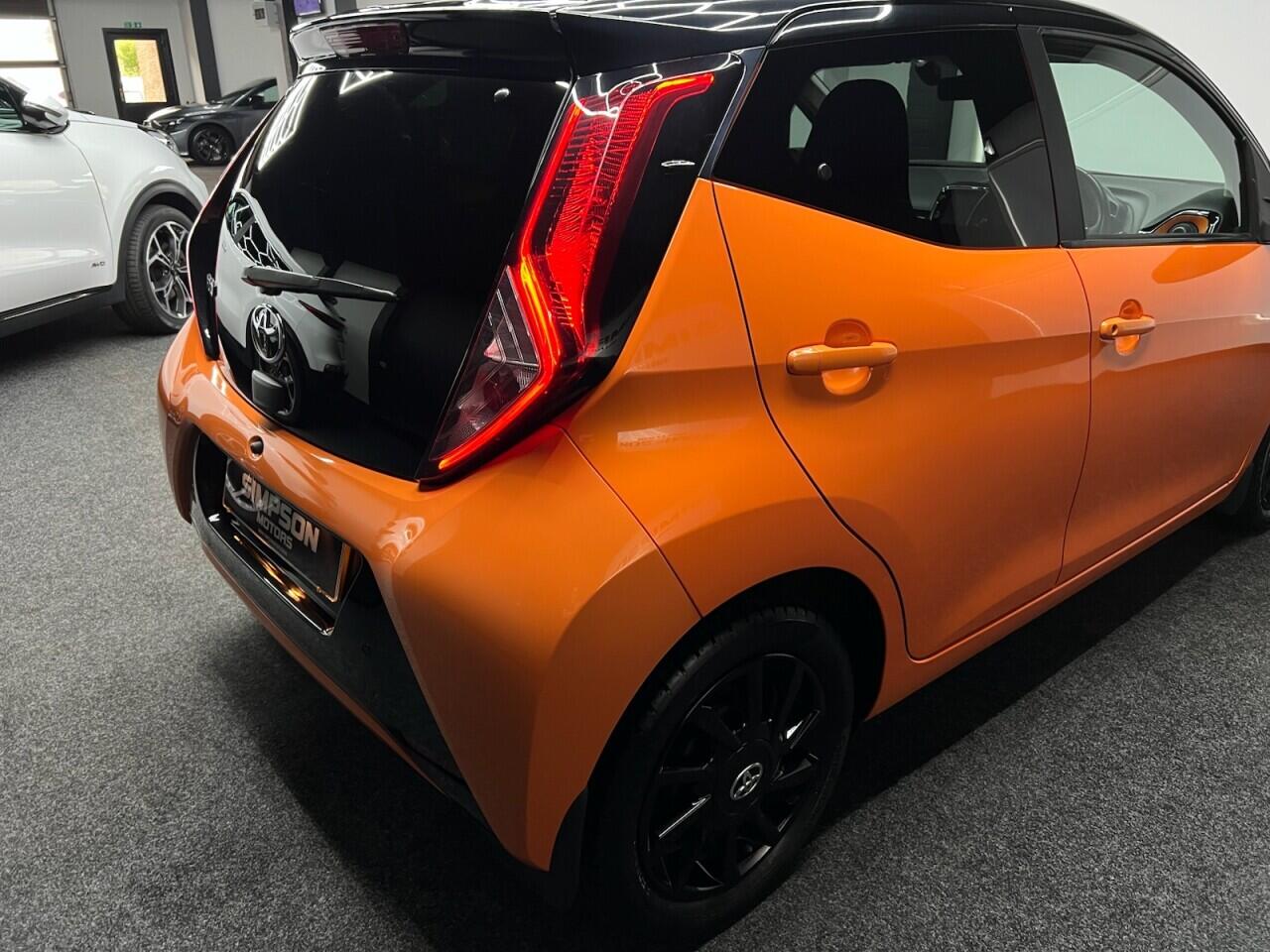 Toyota Aygo view 11