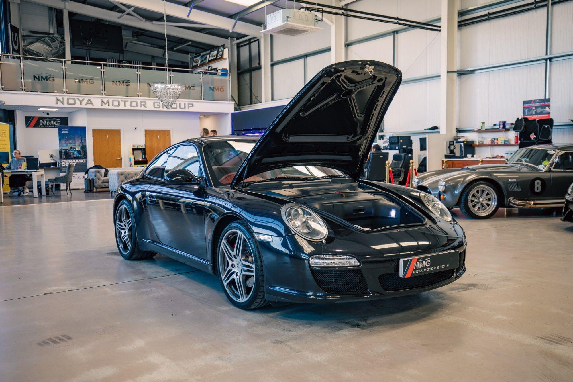 Porsche 911 view 41