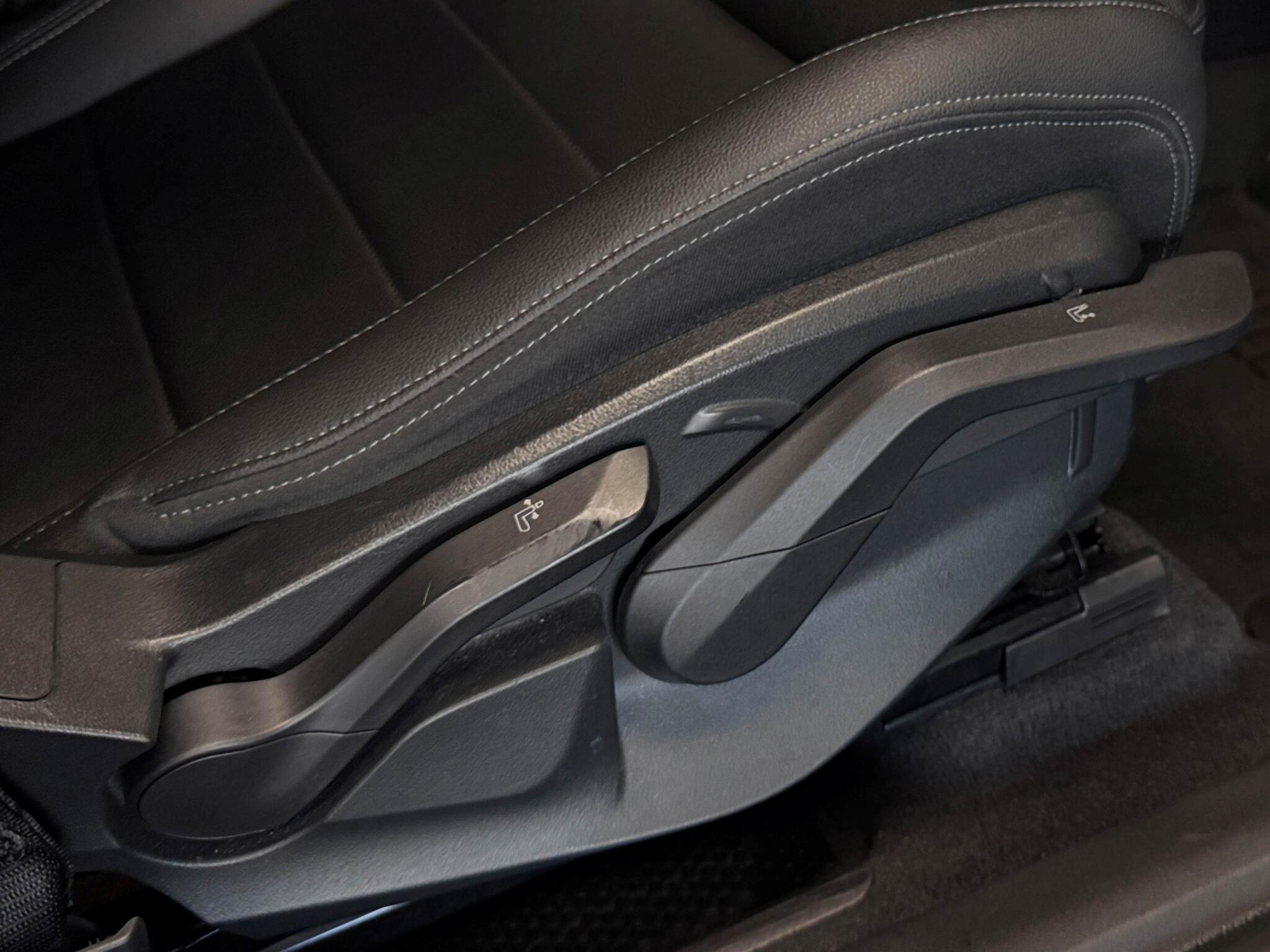 BMW 2 Series view 19