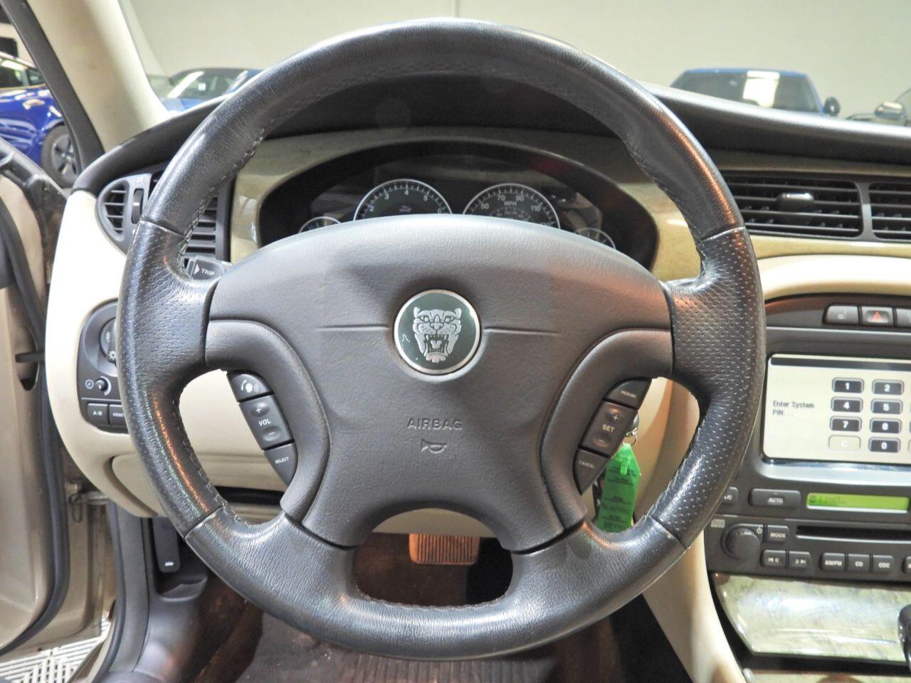 Jaguar X-Type view 24