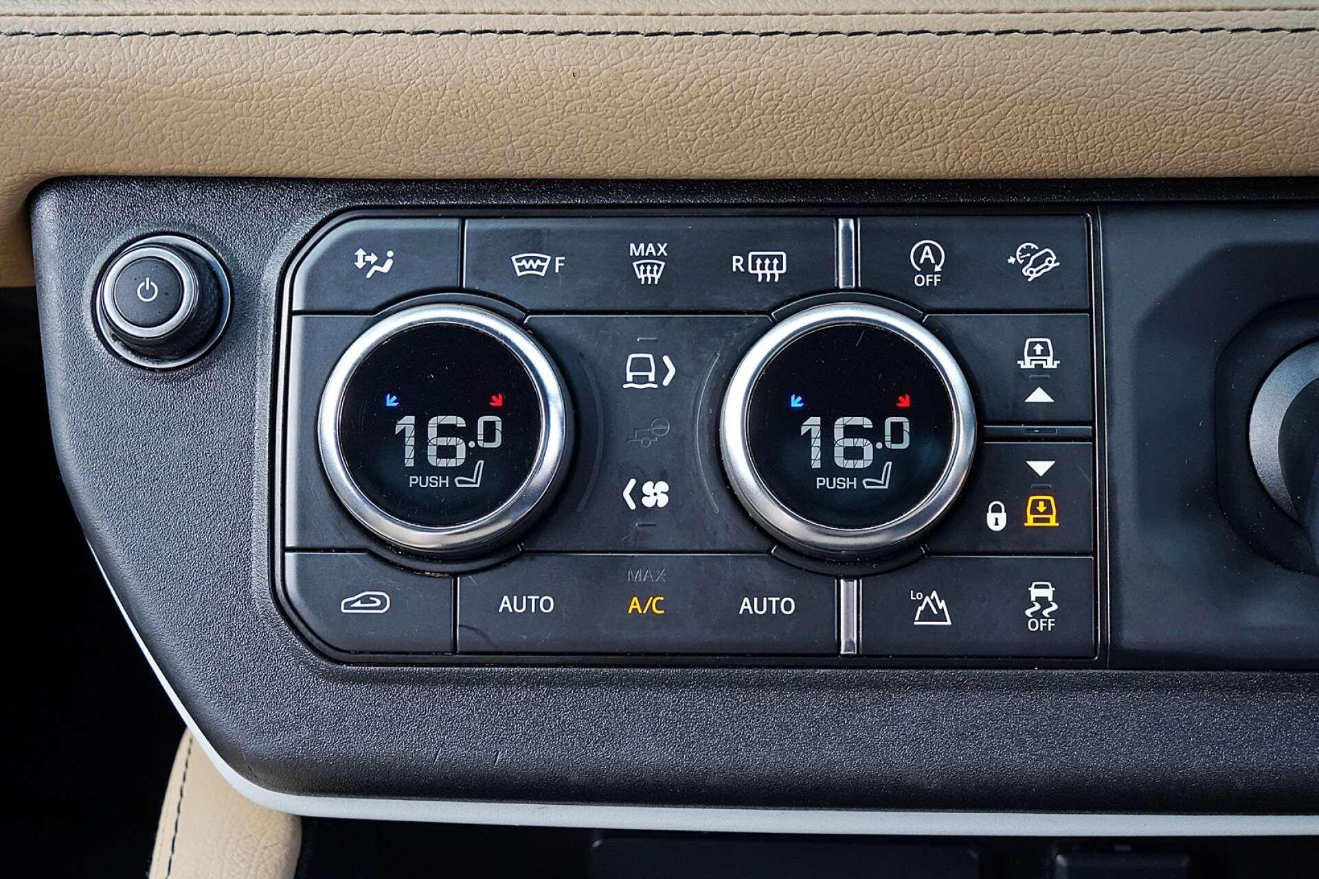 Land Rover Defender view 24