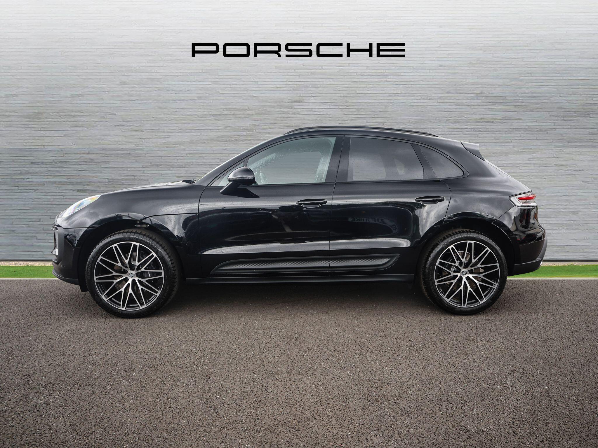 Porsche Macan view 38