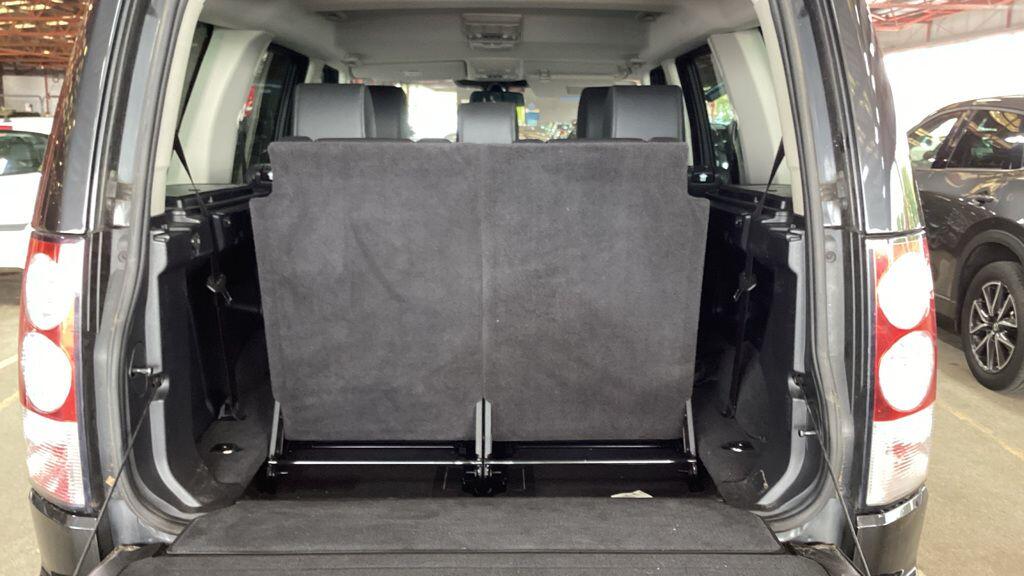 Land Rover Discovery 4 view 11