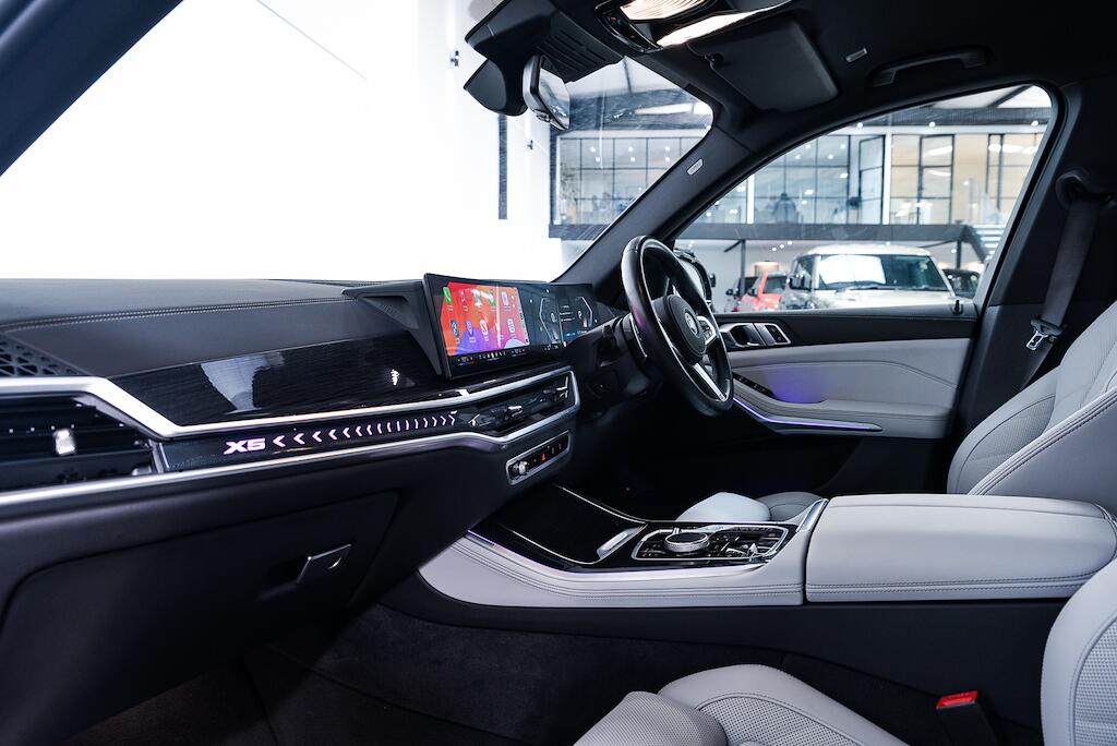 BMW X5 view 12