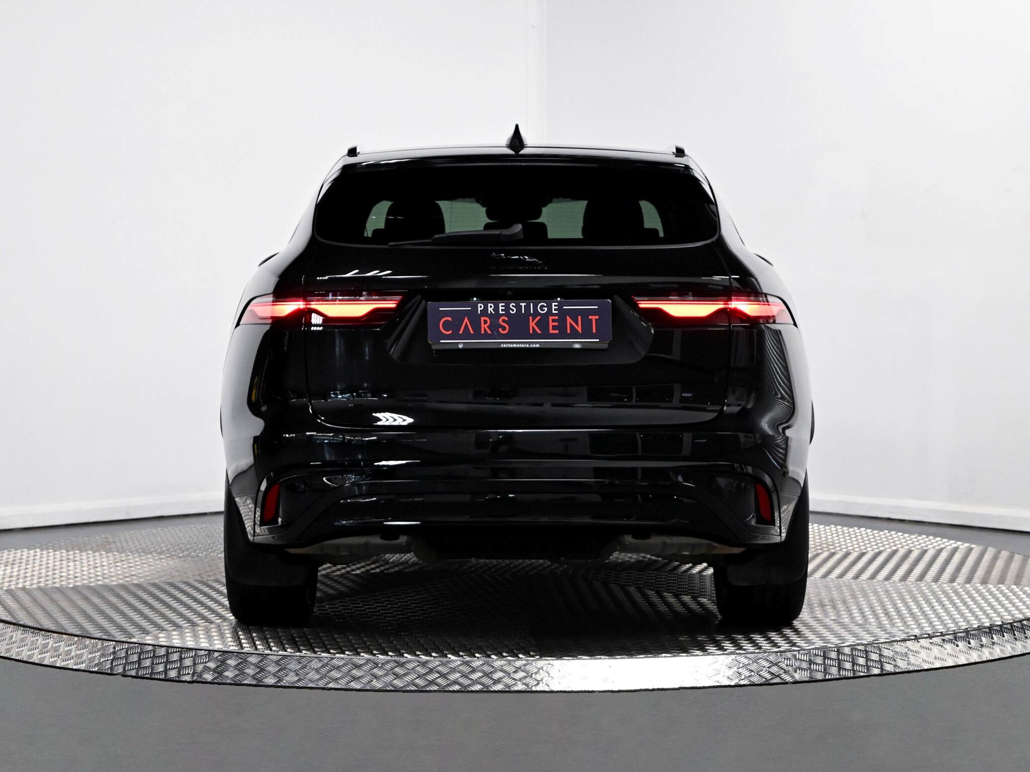 Jaguar F-Pace view 6