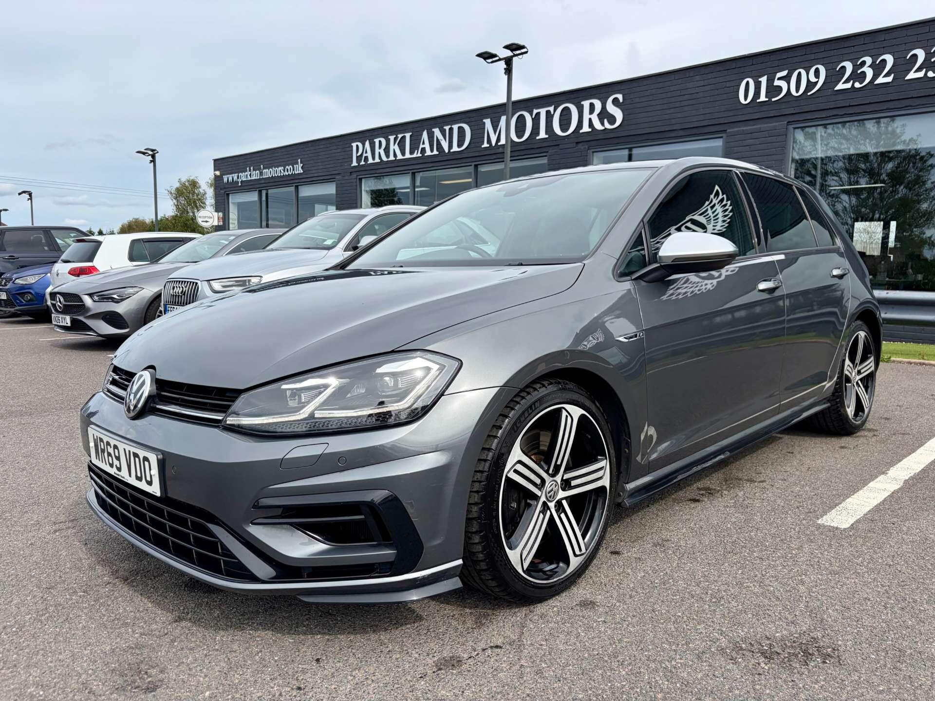 Volkswagen Golf view 4