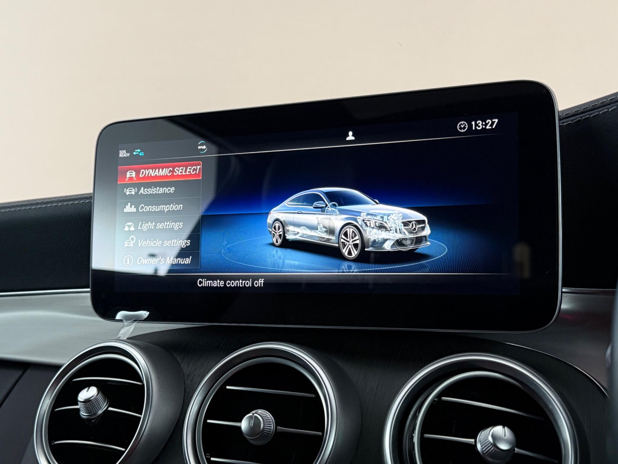 Mercedes-Benz C-Class view 32