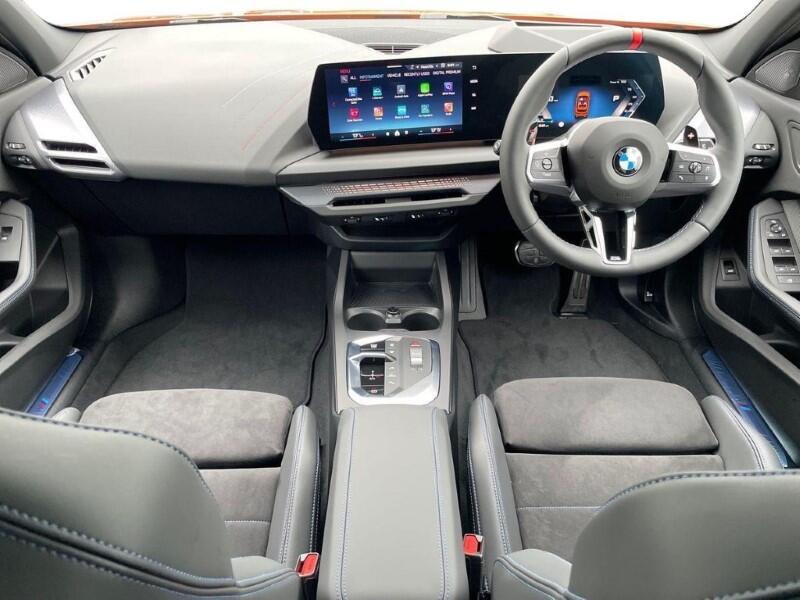 BMW 1 Series view 4