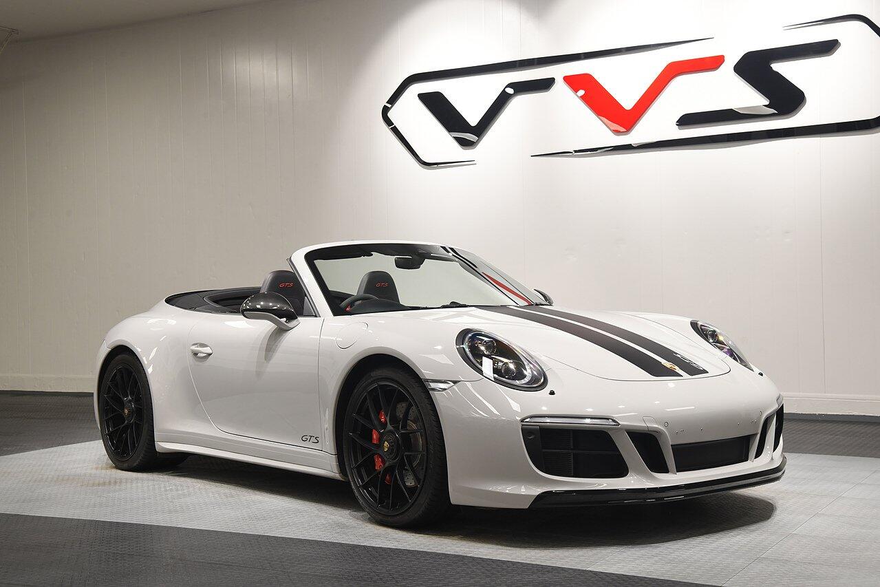 Porsche 911 view 38