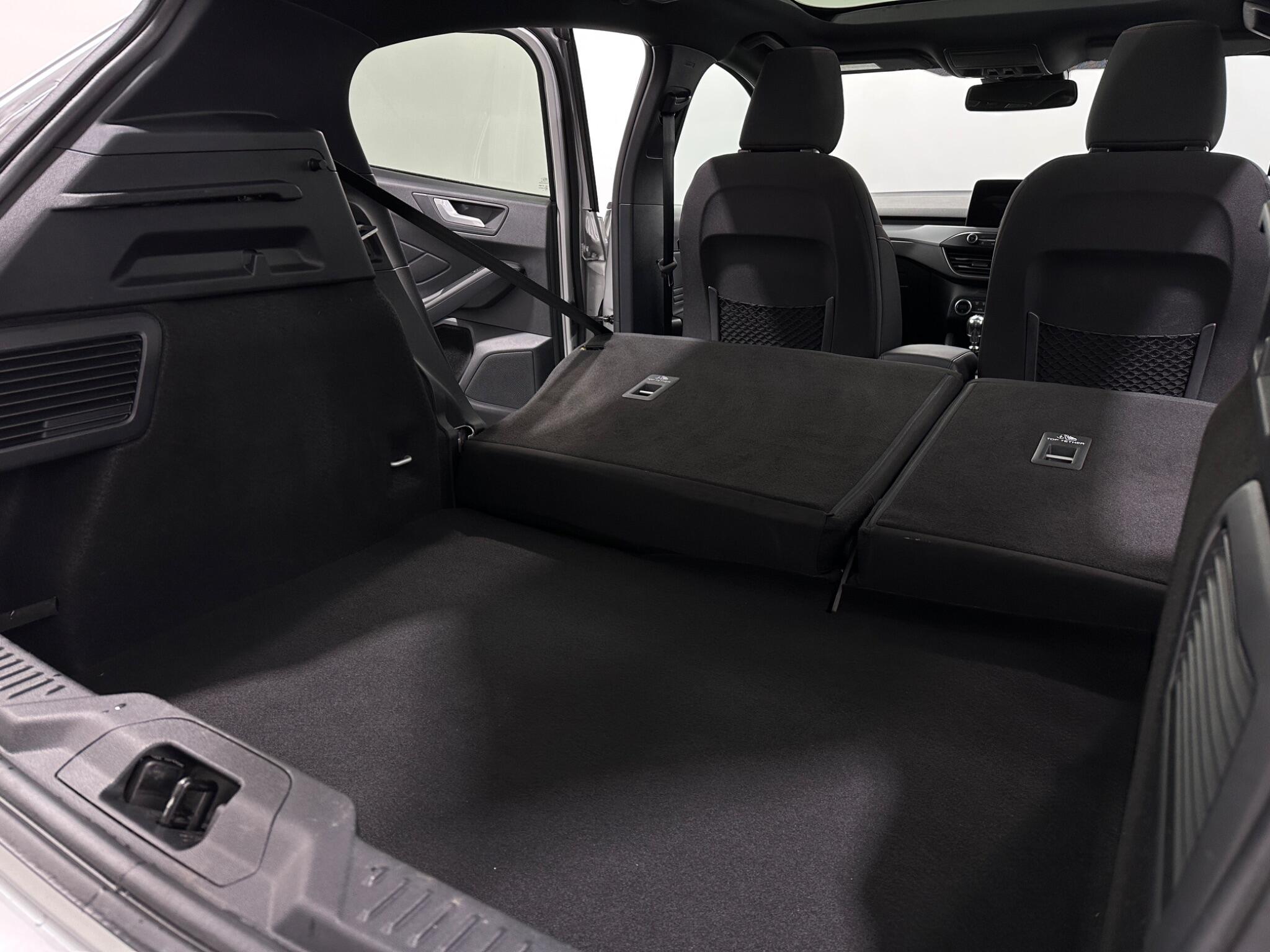 Ford Focus view 44