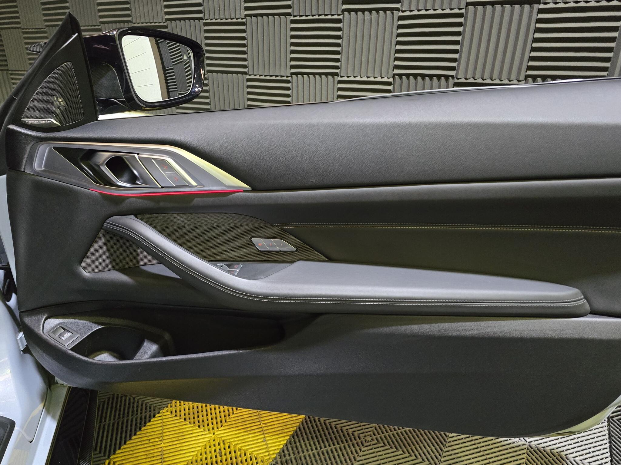 BMW M4 view 24