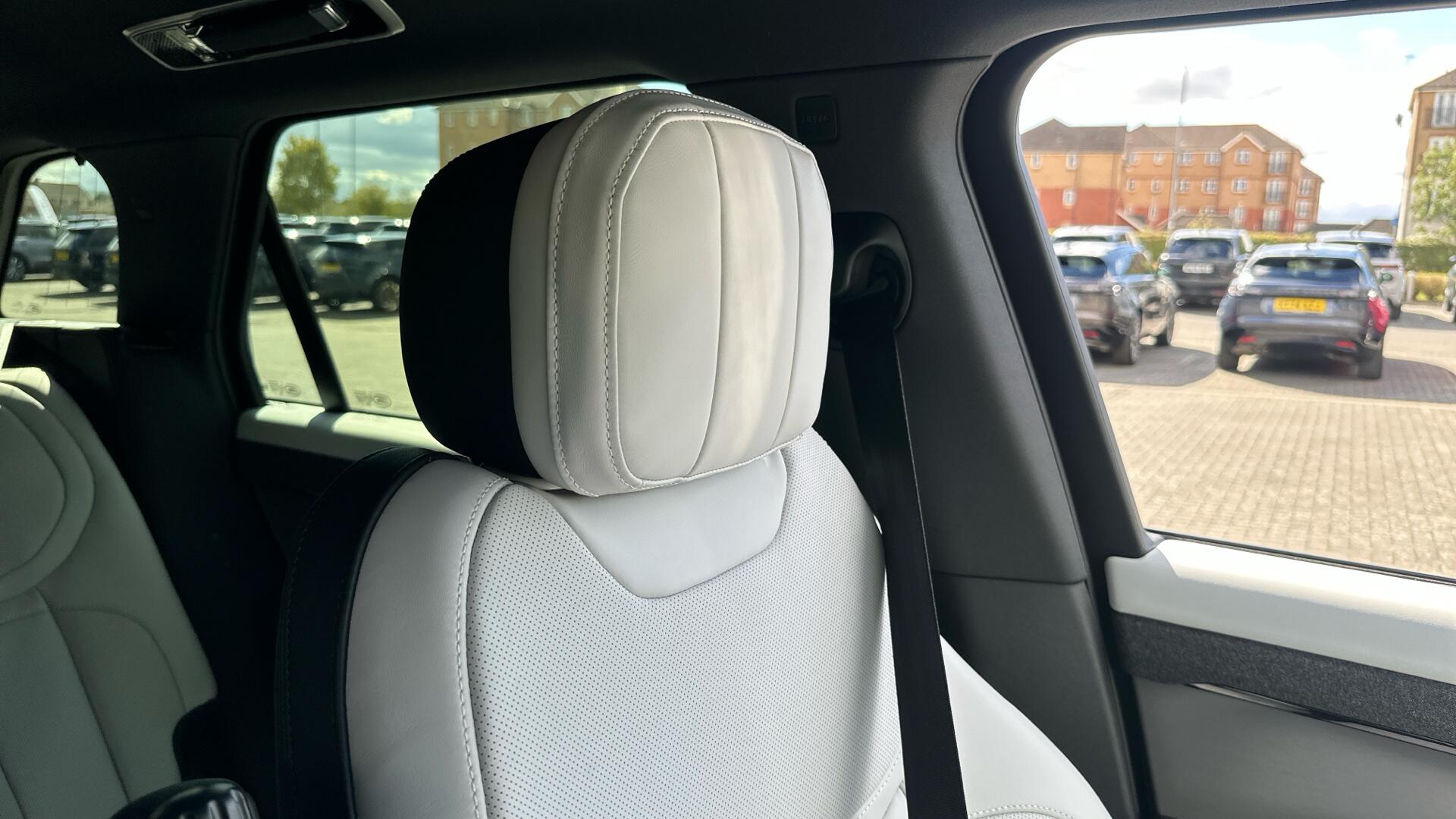 Land Rover Range Rover Sport view 80