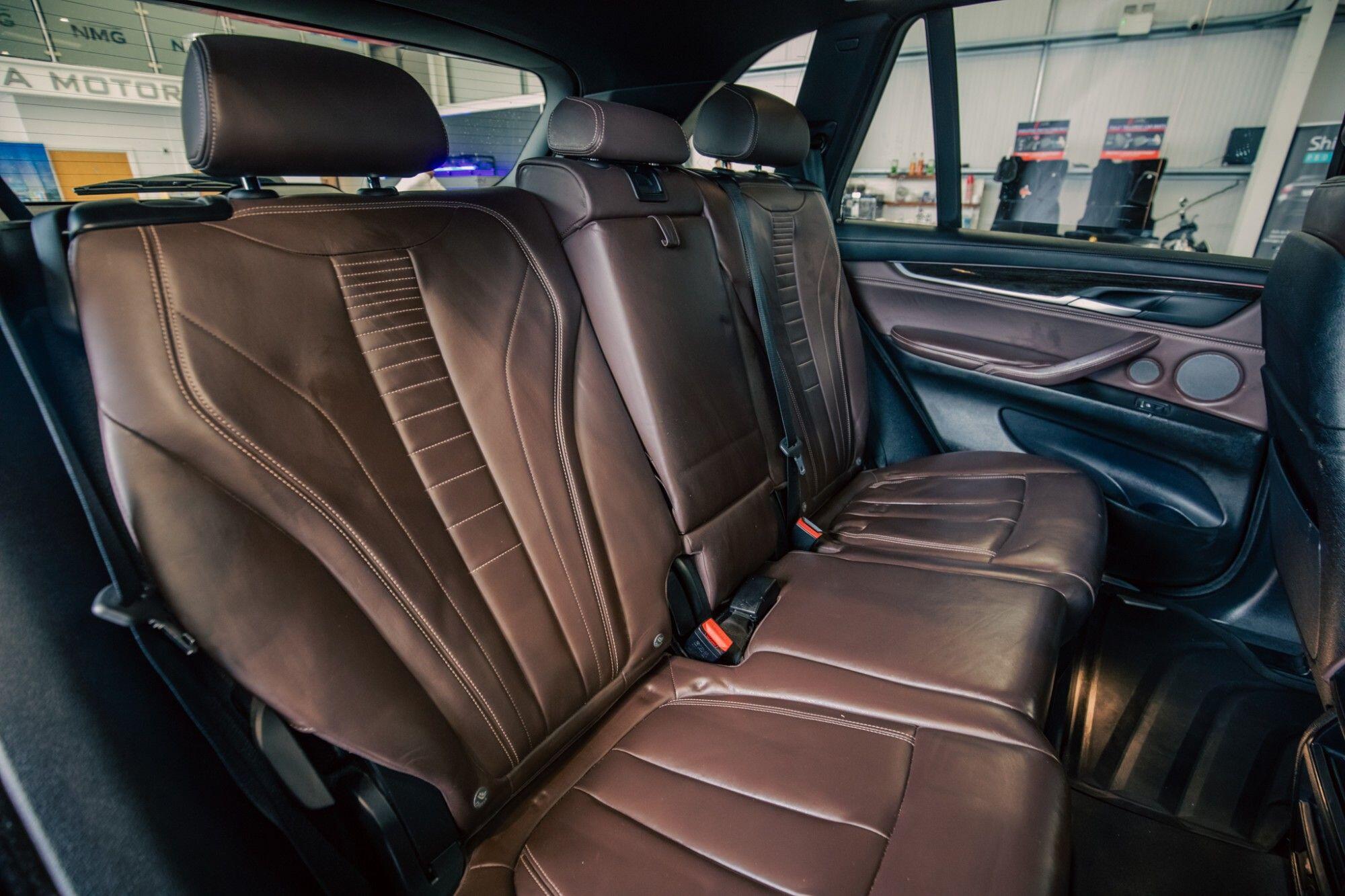 BMW X5 view 13