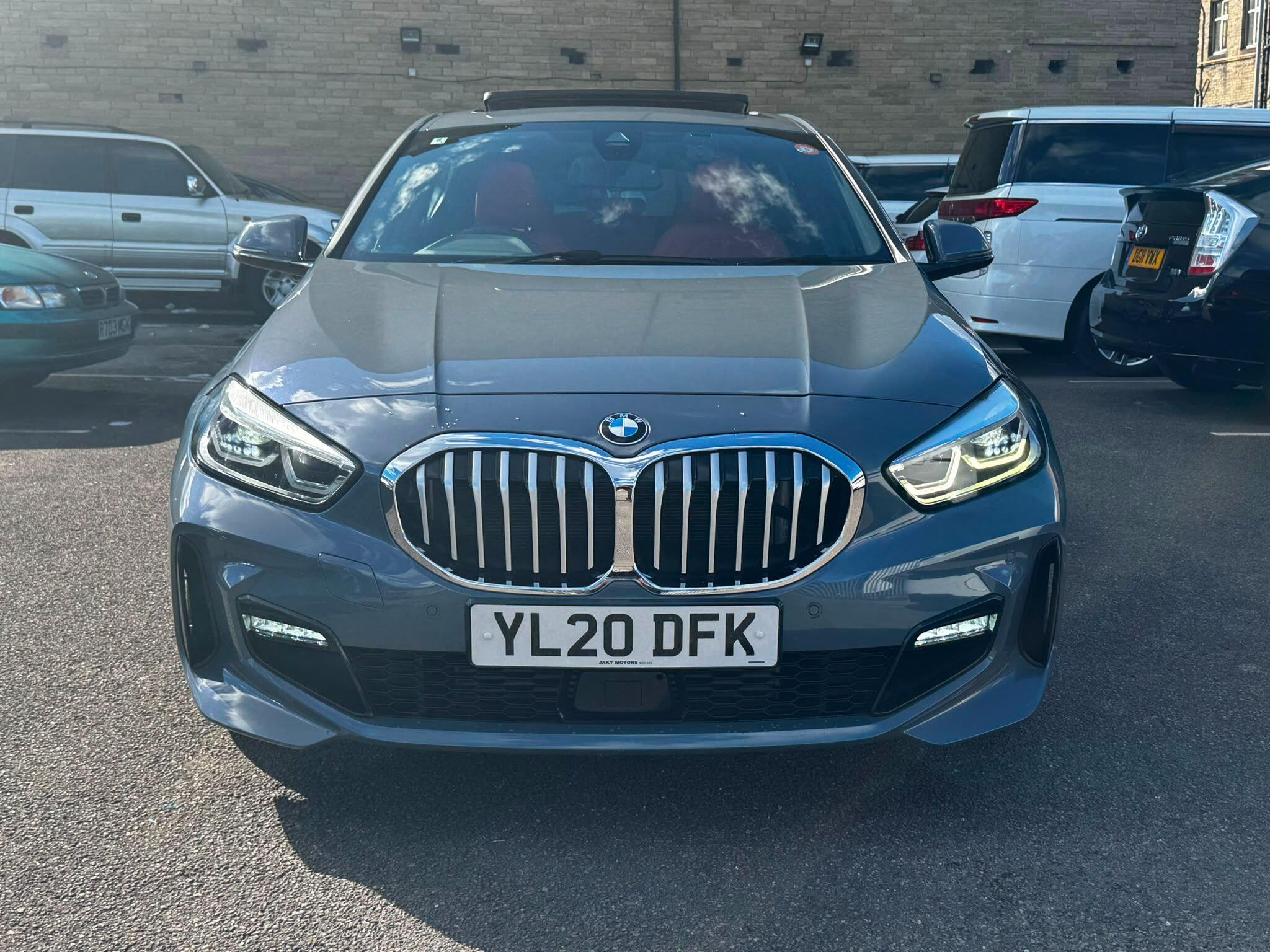 BMW 1 Series view 6