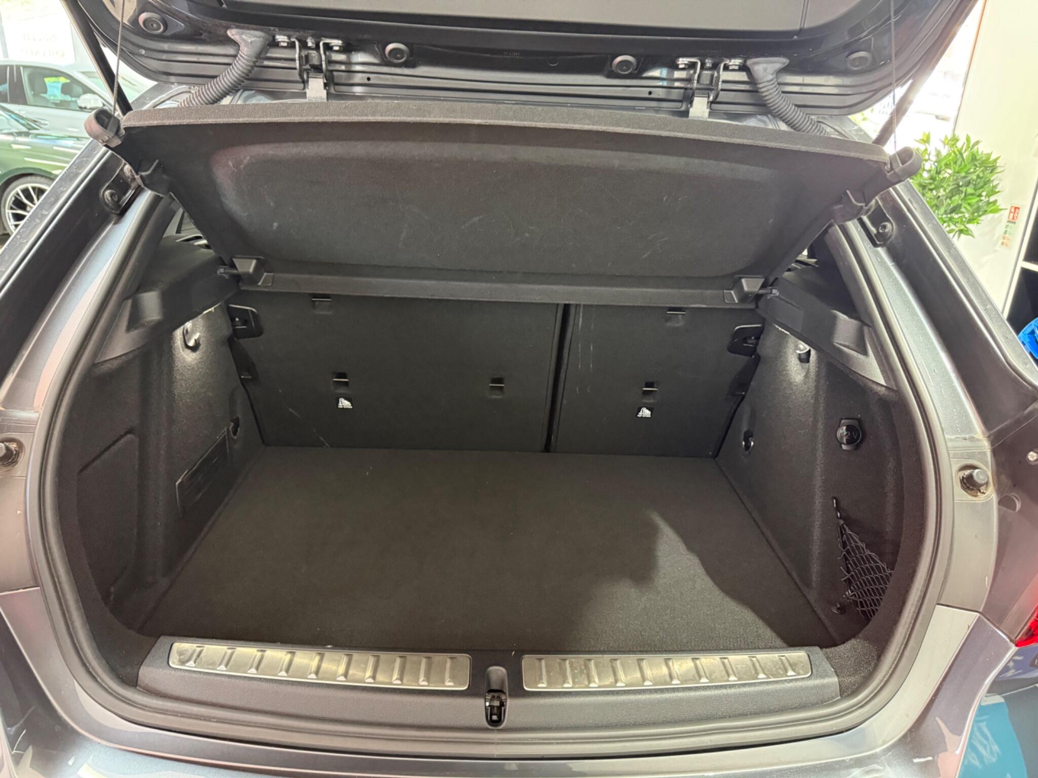 BMW 1 Series view 28