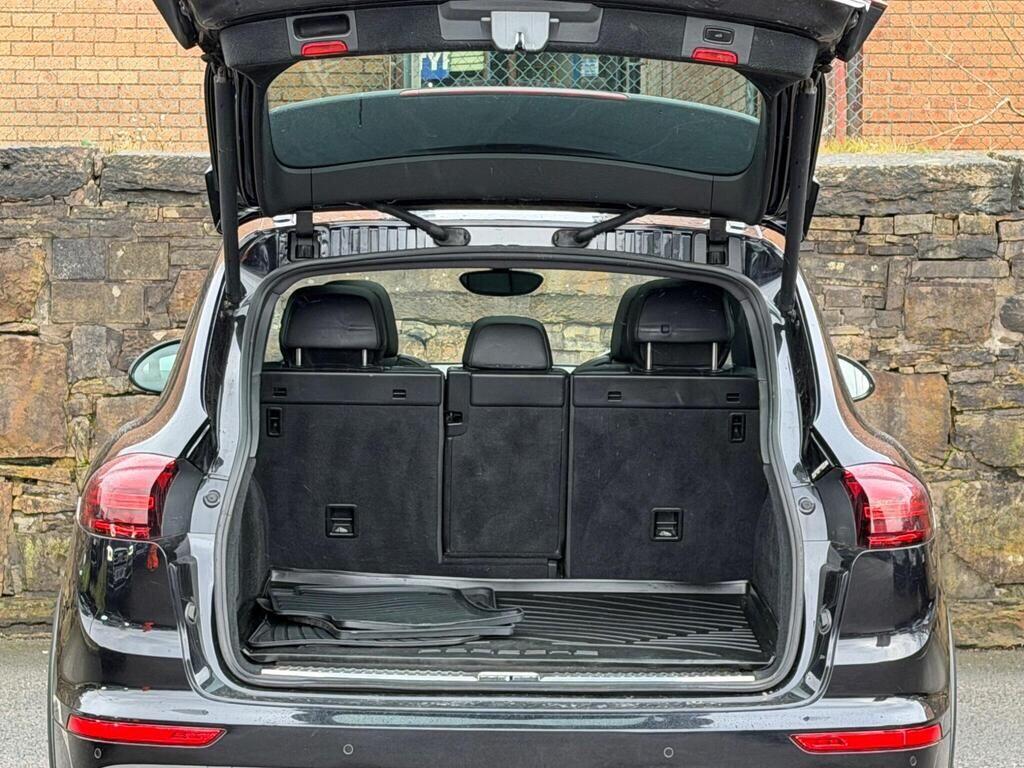 Porsche Cayenne view 23