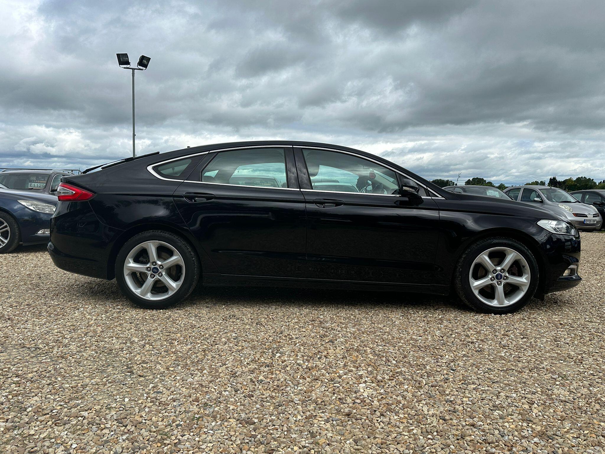 Ford Mondeo view 5