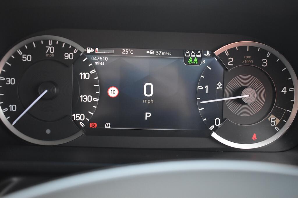 Land Rover Defender view 62