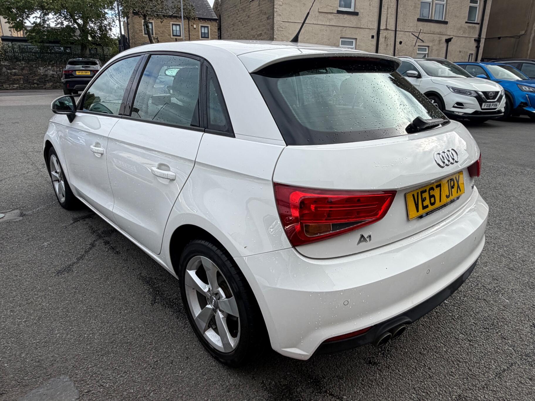 Audi A1 view 8