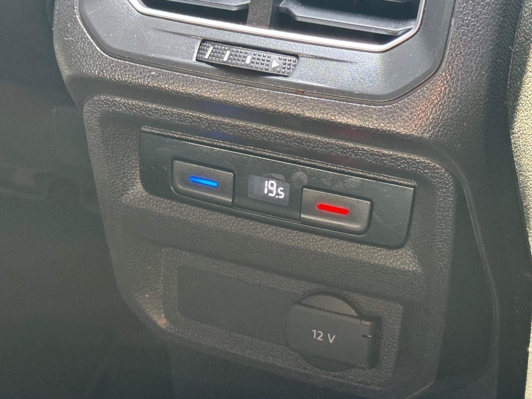 Volkswagen Tiguan view 29