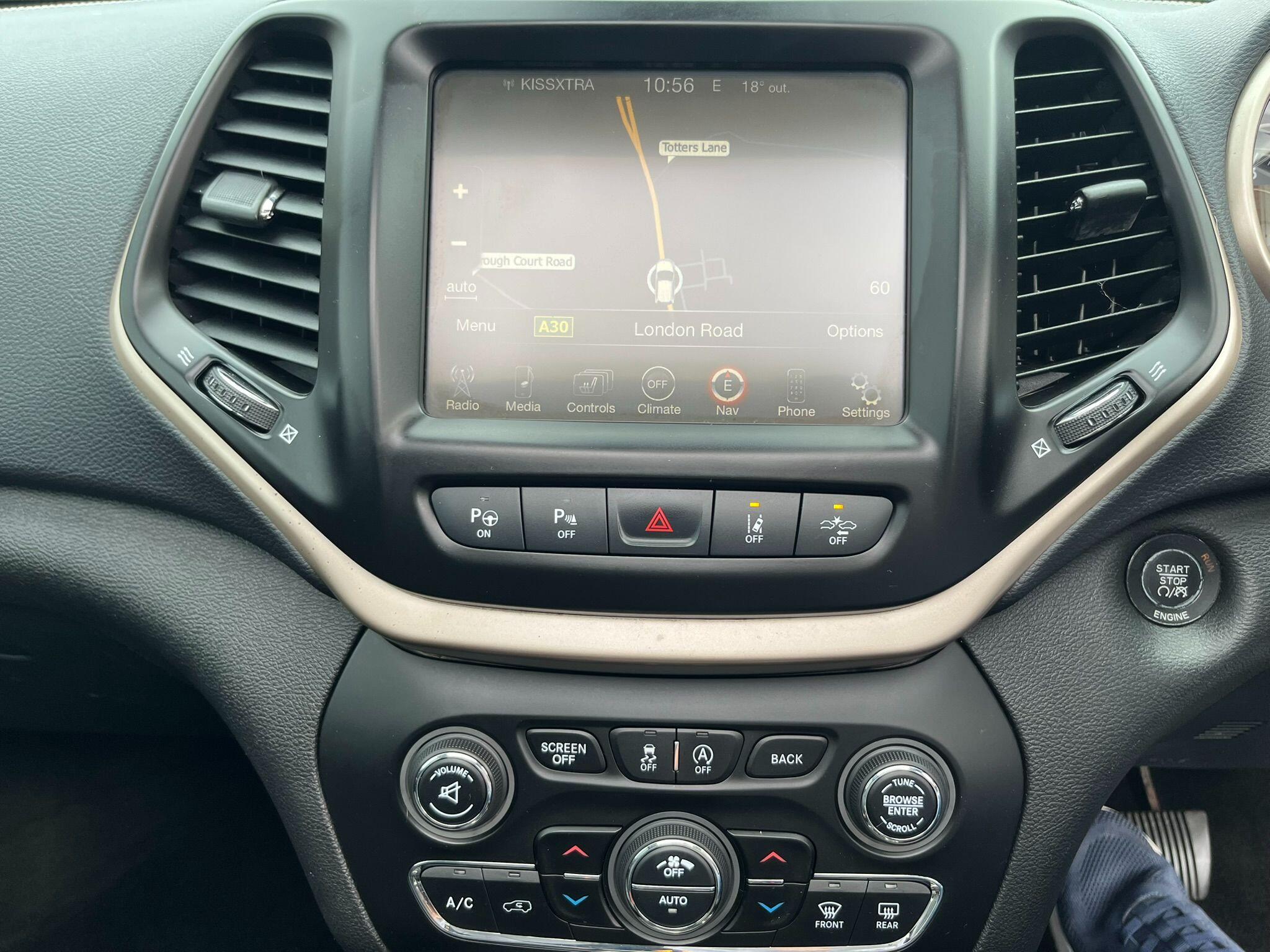 Jeep Cherokee view 35