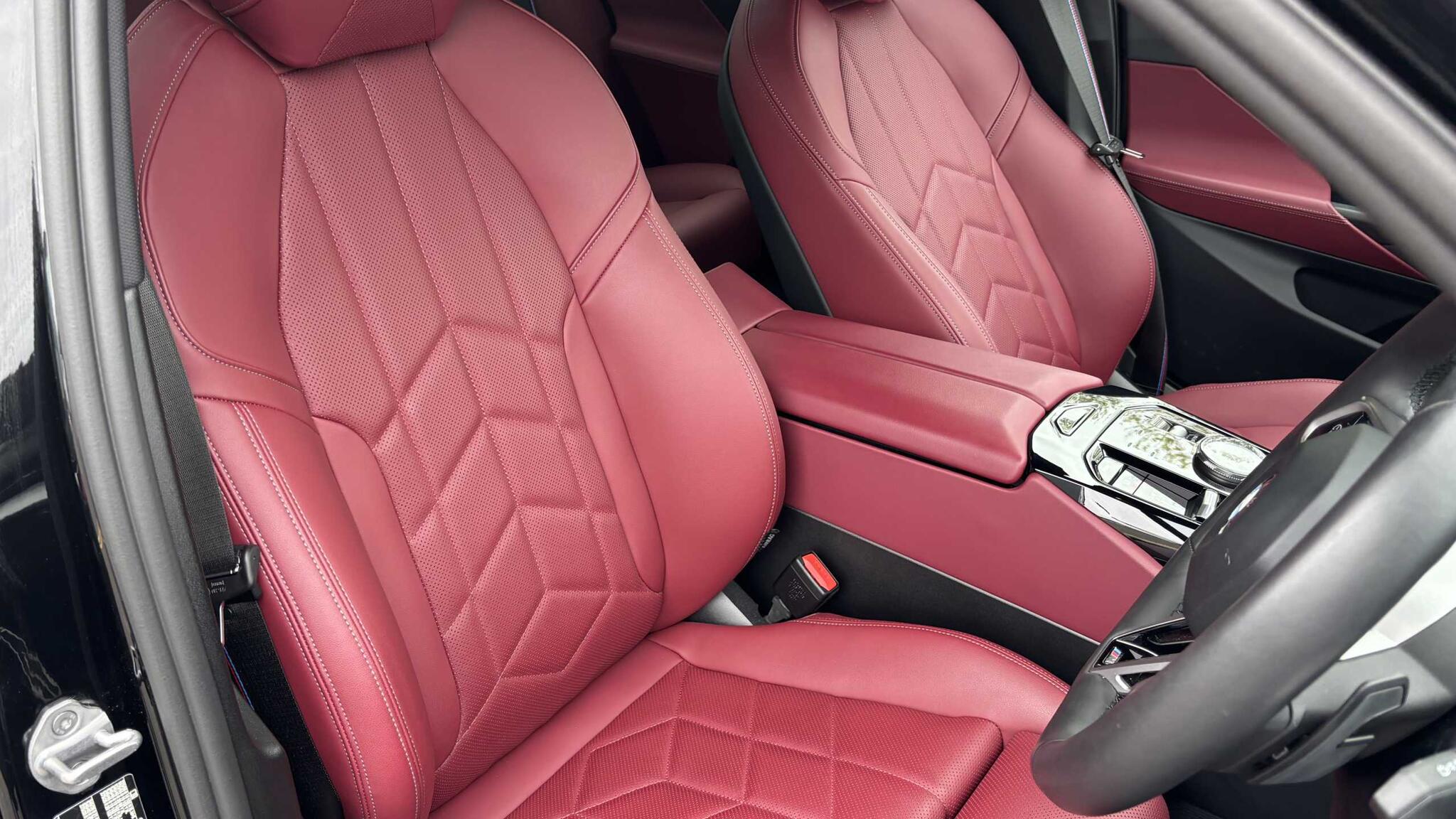BMW 5 Series view 12