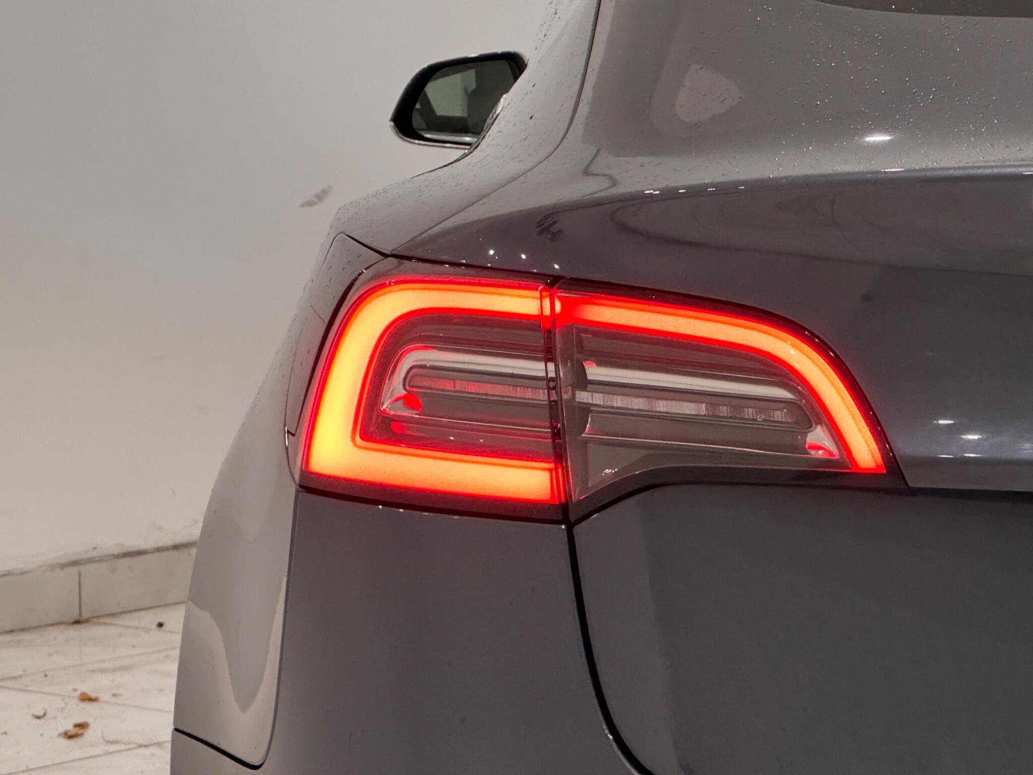 Tesla Model 3 view 25