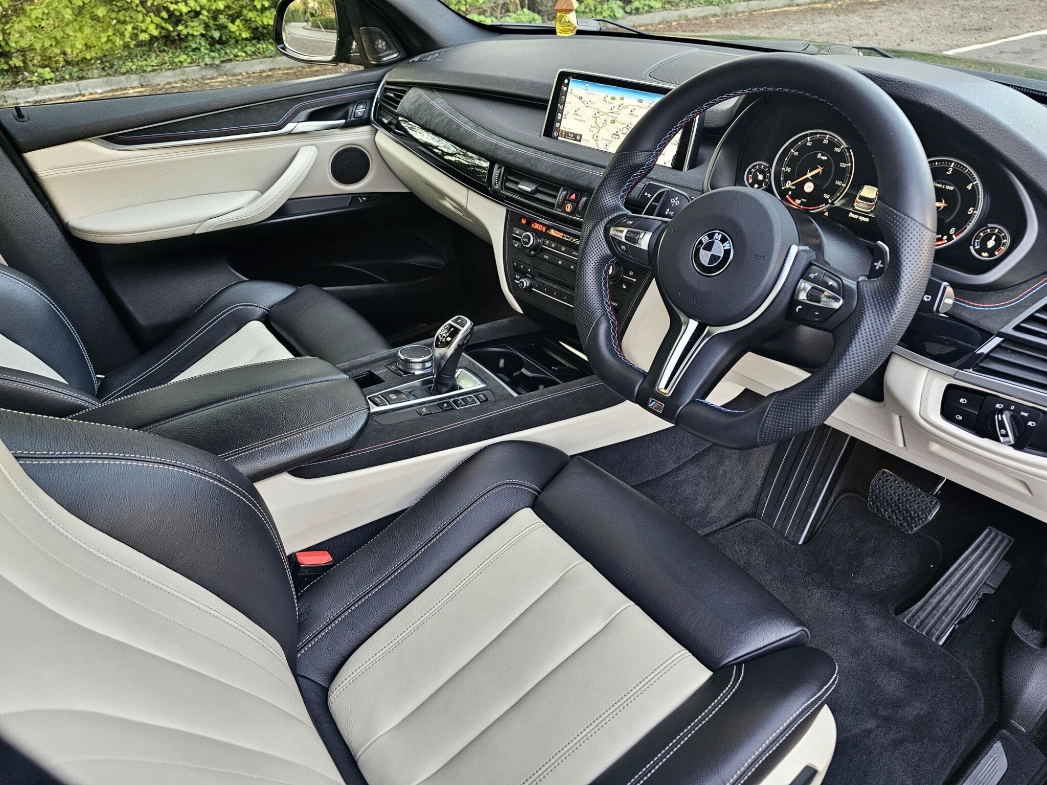 BMW X5 view 2