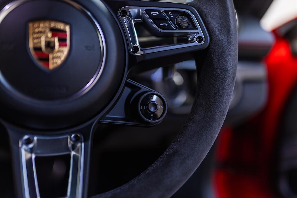 Porsche Cayman view 25