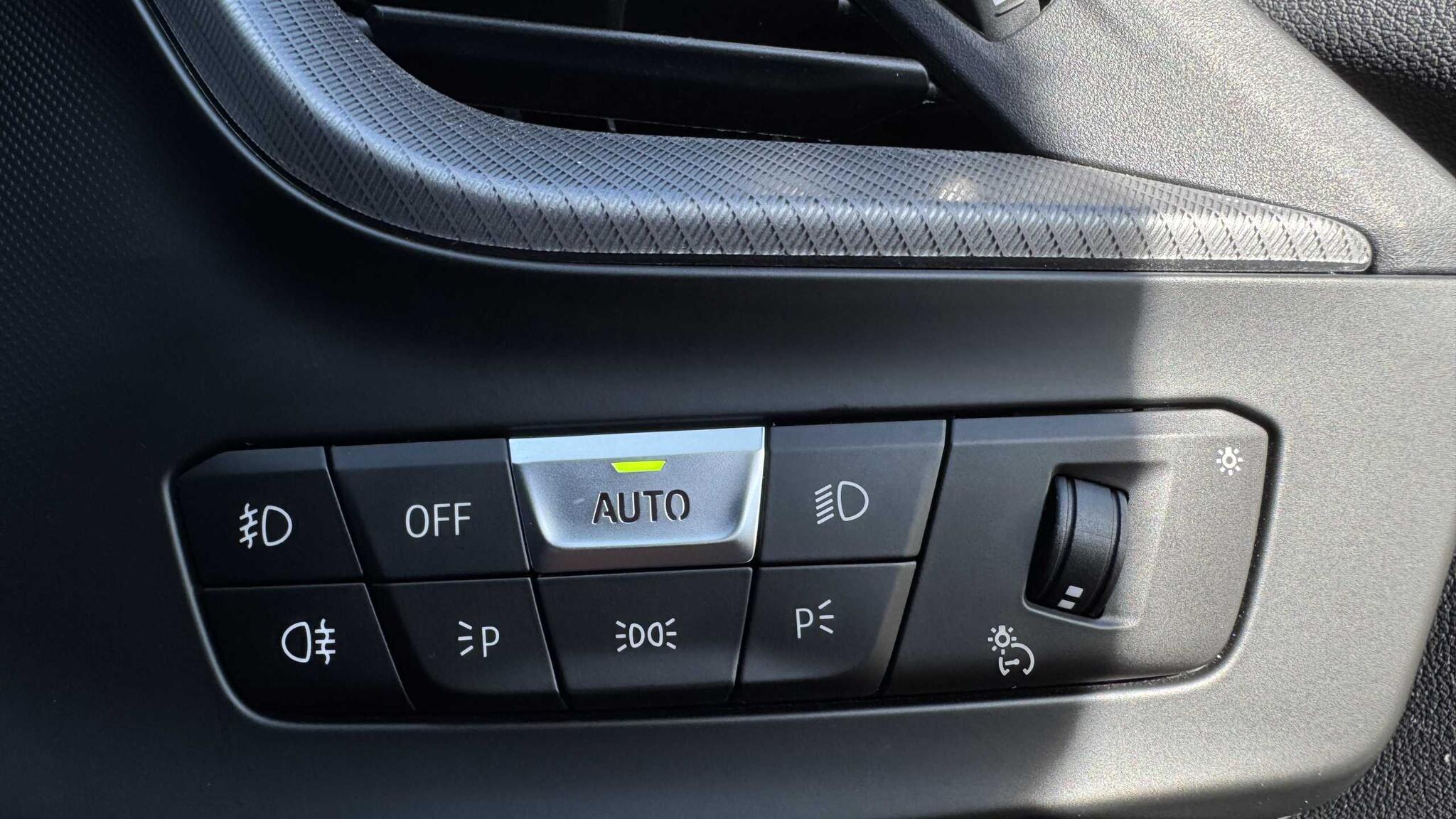 BMW 2 Series view 27